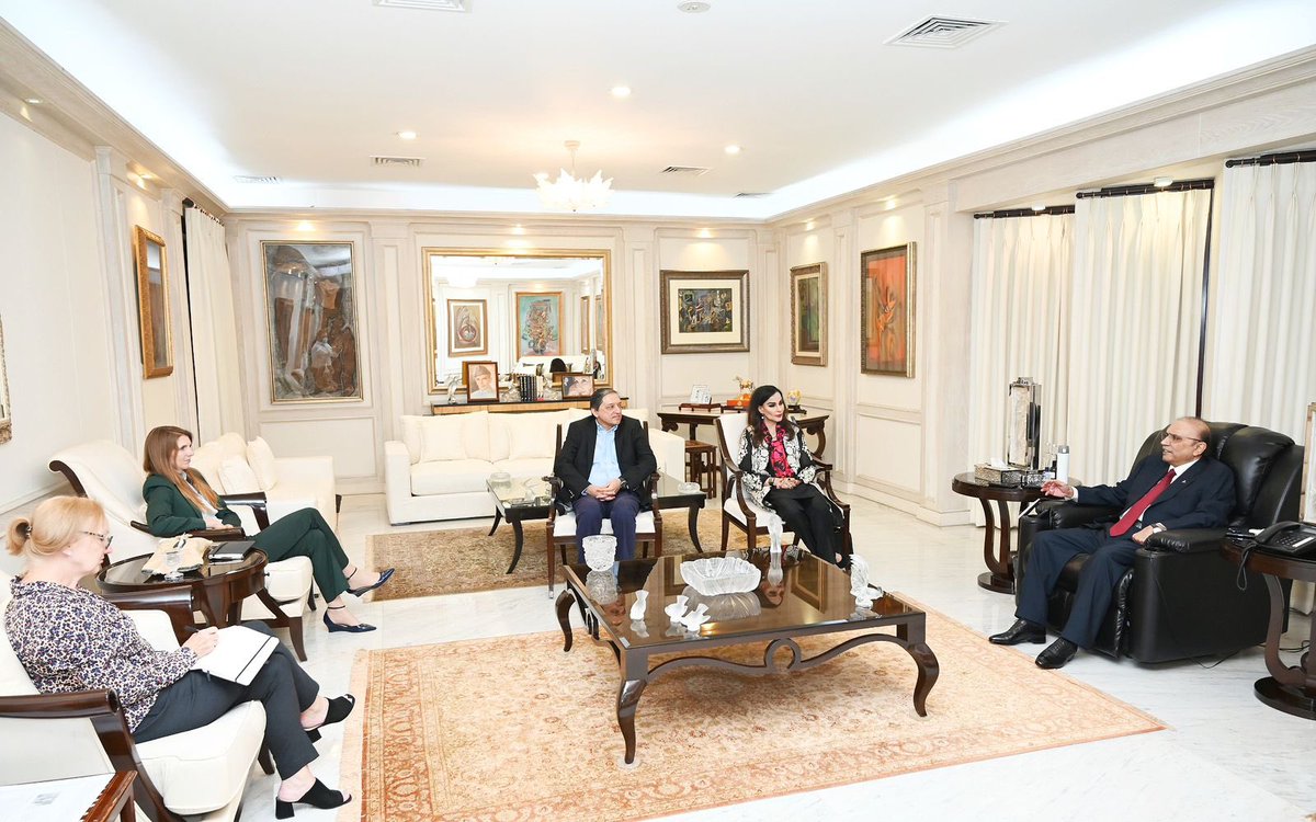 President Asif Ali Zardari and Senator Saleem Mandviwalla today met British High Commissioner Ms Jane Marriot both parties discussed the role the United Kingdom played during floods they also discussed the possible collaborative measures for future for the betterment of 🇵🇰