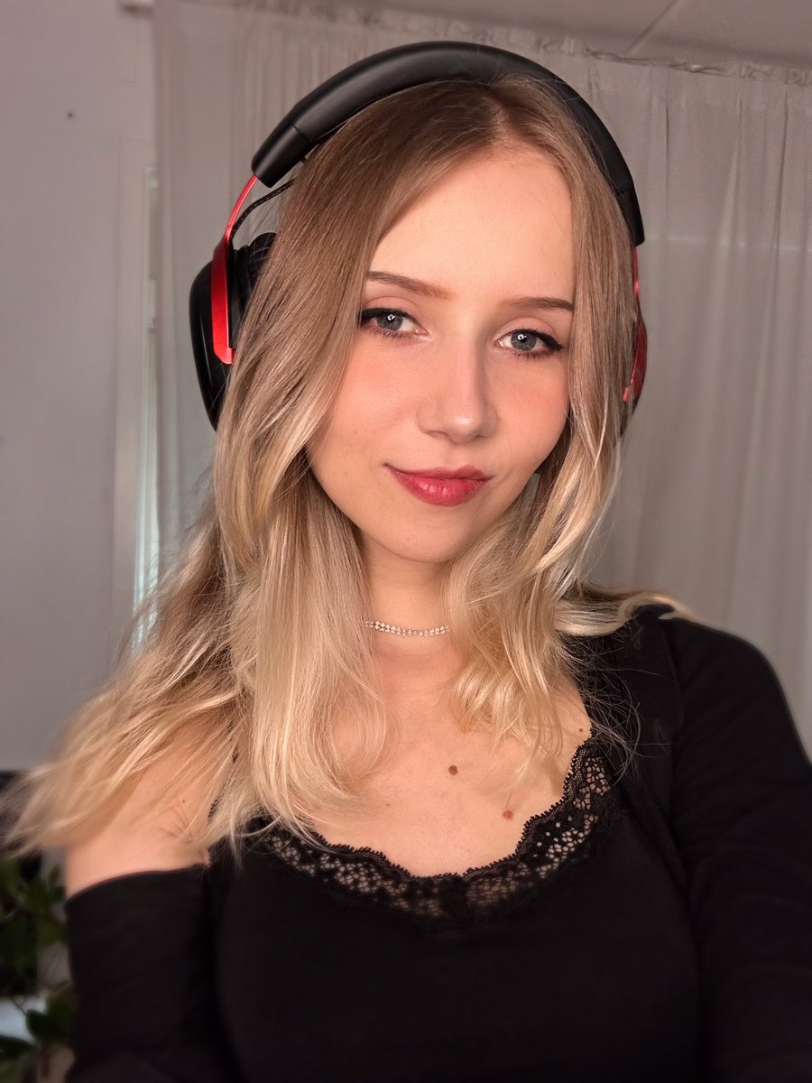 Apollolol's tweet image. Big love to @HyperX for sponsoring the stream and supporting me as one of their flagship creators ❤️ 

#hyperxnordic