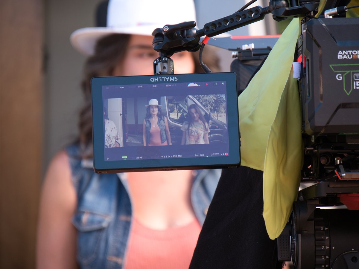 OrcaCoveMedia's tweet image. Between takes of #SweetSummerPowWow🎬

Director of Photography Daniel Carruthers, Director Darrell Dennis.
Performers: Tanis Parenteau as Cara, Lisa Cooke Ravensbergen as Nora, Taylor Kinequon as Robin, Dion Marriott as Cody, Tatyana Baptiste as Jinny.

Images by Gavin Andrews.