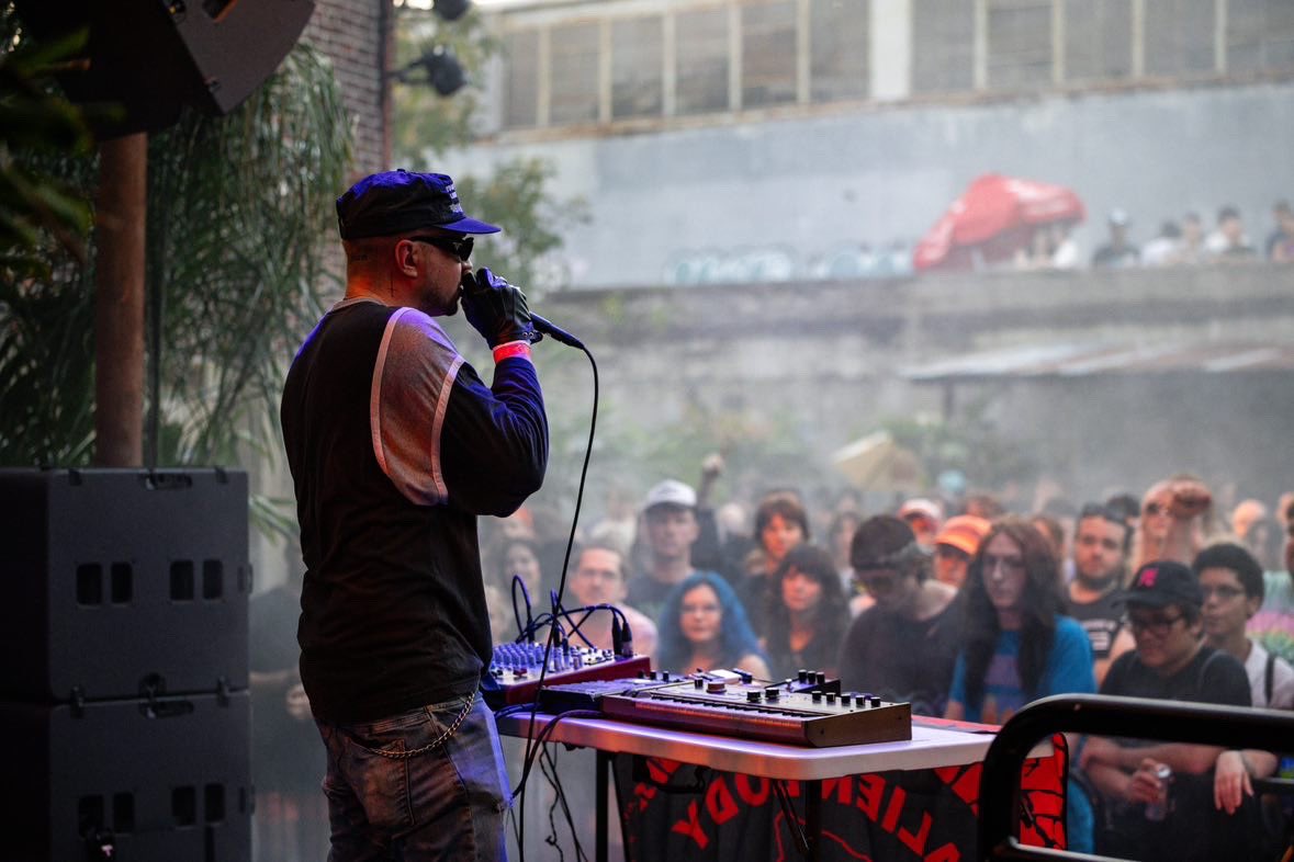 pictureplane's tweet photo. Thank you 100% Electronica. #electronicon https://t.co/TF6cnOMQfV