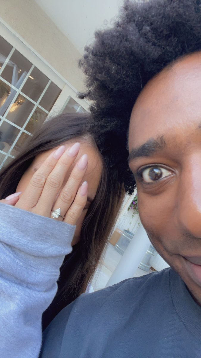 KevinLangue's tweet photo. 7 billion people on earth and somehow i still found you 💚💍 https://t.co/fMJ8hoG0Np