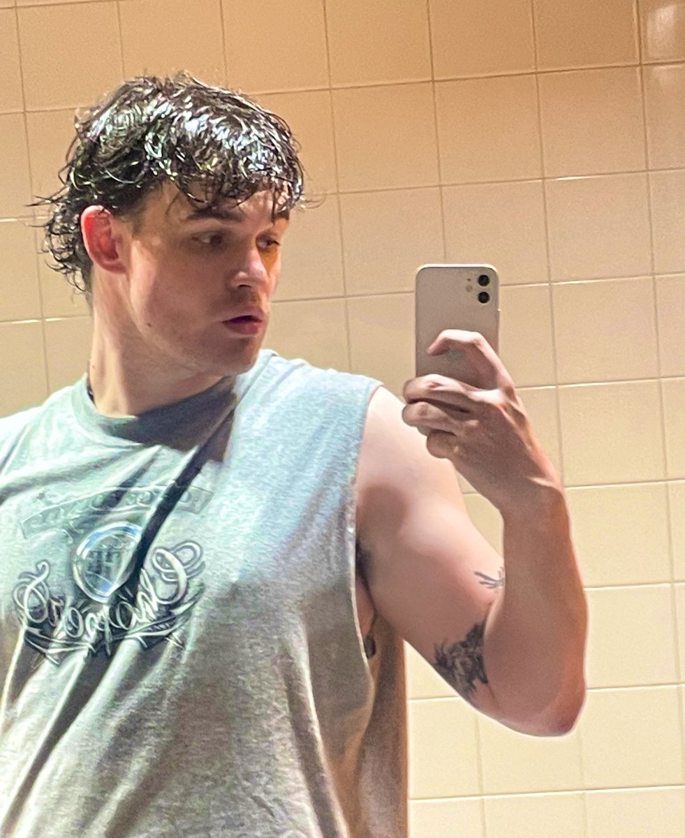 fuck cardio, all my homies hate cardio
i watched some squirrels in the park after tho!!!
(NIPPLE REVEAL)(GONE WRONG!!!!!)