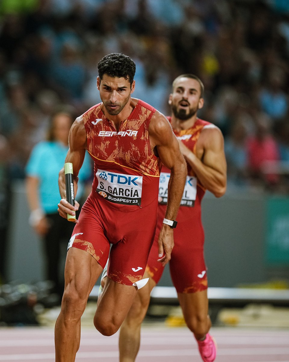 Muy tristes por el desenlace.
Este grupo se merece toda la confianza del mundo, los que corrieron y los que están en España❤️