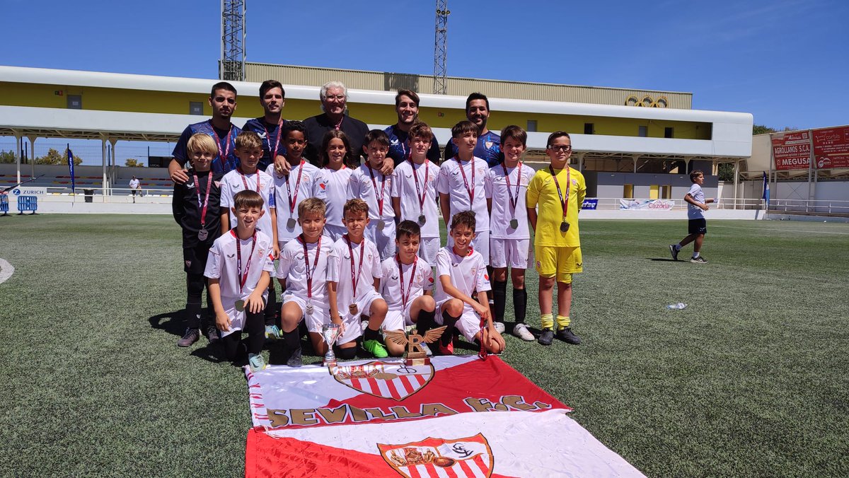 ⚽ La Reyes Cup corona al Benjamín del Sevilla FC 🏷️ @Reyescup1 #sevillafc #canterasevillafc #tdsdeporte #ReyesCup2023 🔗 elsevillista.net/2023/08/la-rey…