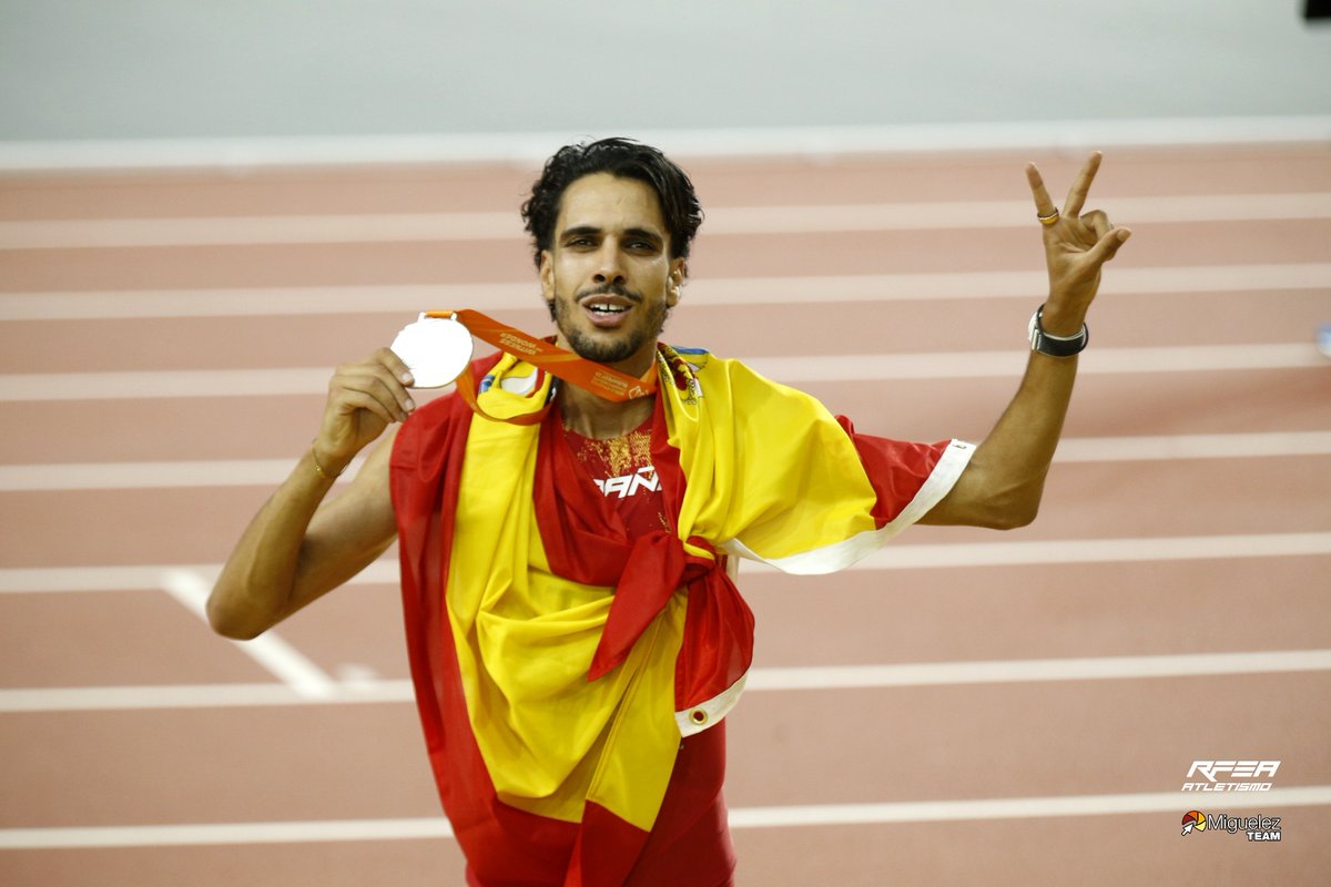 atletismoRFEA's tweet photo. 𝑳𝒂 𝒄𝒐𝒏𝒔𝒂𝒈𝒓𝒂𝒄𝒊𝒐́𝒏 𝒅𝒆 𝒖𝒏 𝑮𝑹𝑨𝑵𝑫𝑬 𝒅𝒆 🇪🇸

🥈@mo_katir 13:11.44
Subcampeón del Mundo a ¡¡ 14 centésimas del oro !!

...
16º @OumaizOuassim 13:31.99

@la2_tve y @Eurosport_ES
📊https://t.co/sD2kkIG0t3

#WorldAthleticsChamps
#PasiónPorCompetir #EspañaAtletismo https://t.co/F74pfJ23Jy