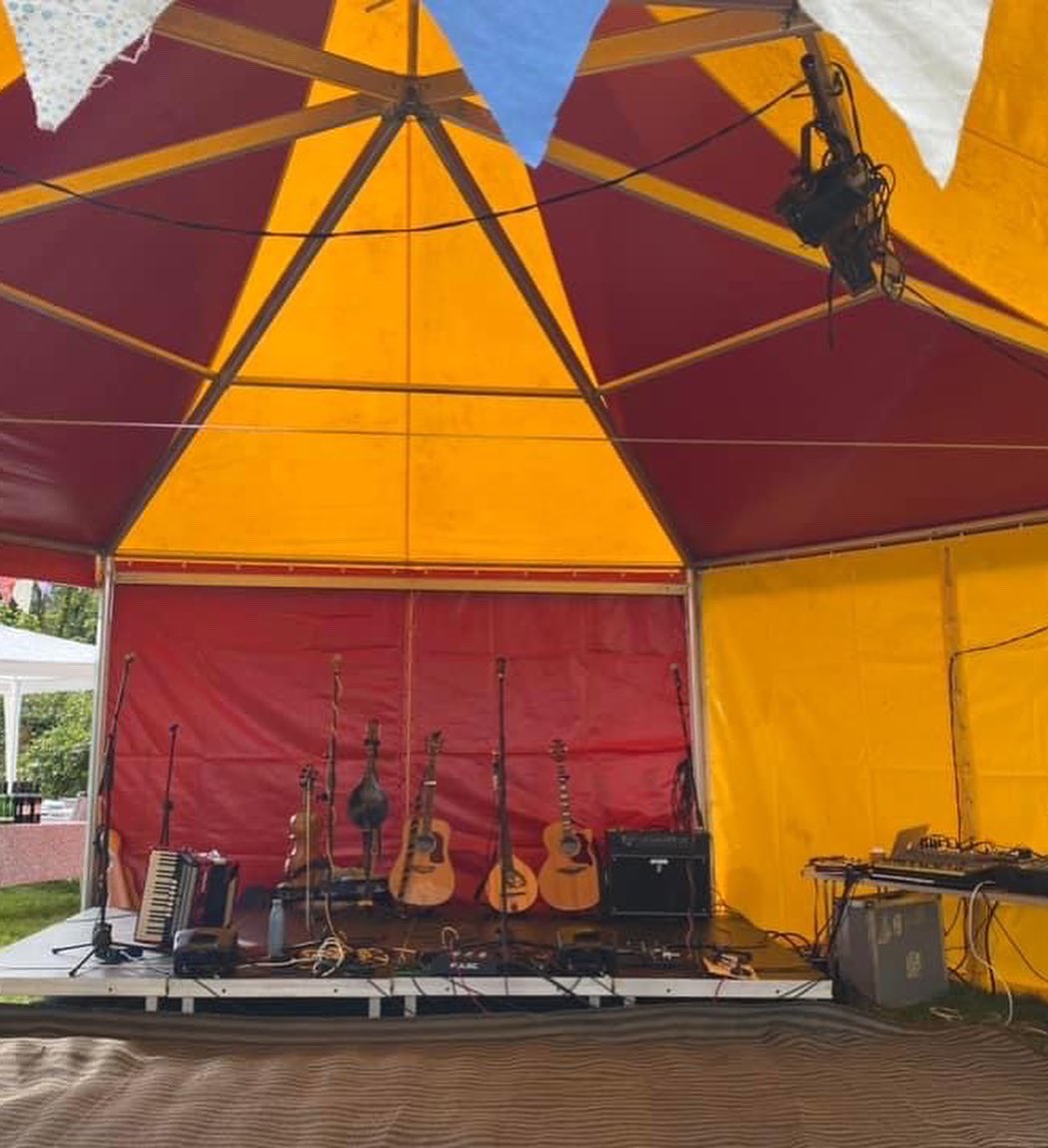 Folky MacFolk Face tweet media