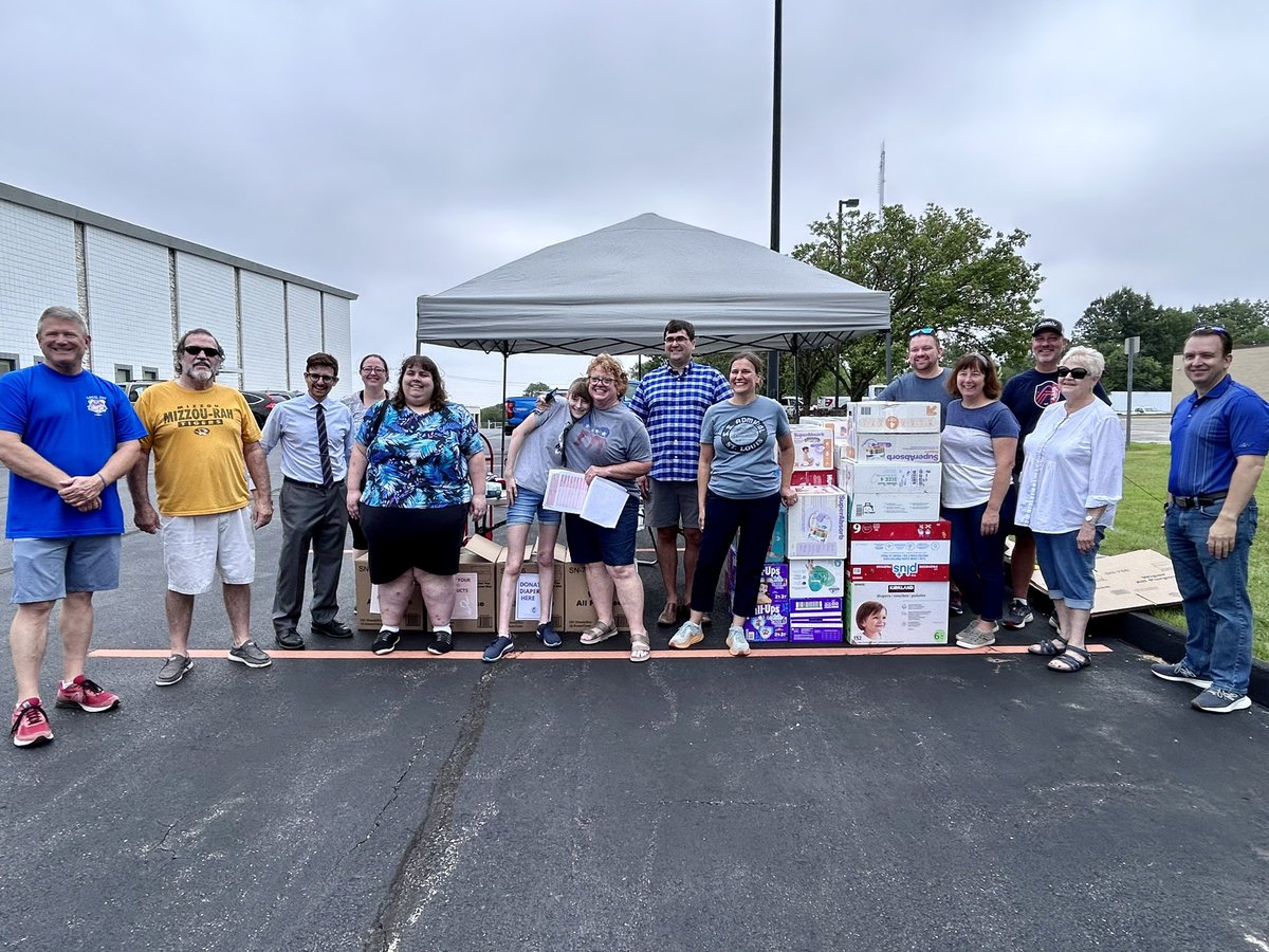 SoCoDemsSTL's tweet photo. ๐งต THANK YOU! We exceeded our goals.
Because of you, the @stldiaperbank will be able to provide a month's supply of diapers to nearly 30 babies and period products to over 70 women. https://t.co/t5KuLjL988