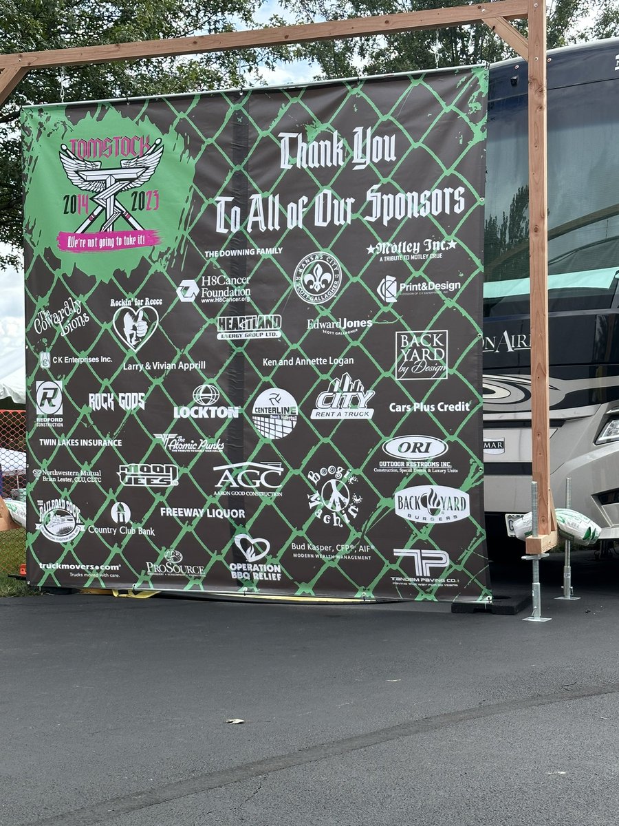 sportinggirl4's tweet photo. My dad, Michael Schnabel,  and I were blessed to spend the day with a lot of wonderful people at Tomstock today who share the same goal of fighting cancer!  @h8cancer @cancercommons #H8cancer #tomstock https://t.co/SPKpv30ZQC