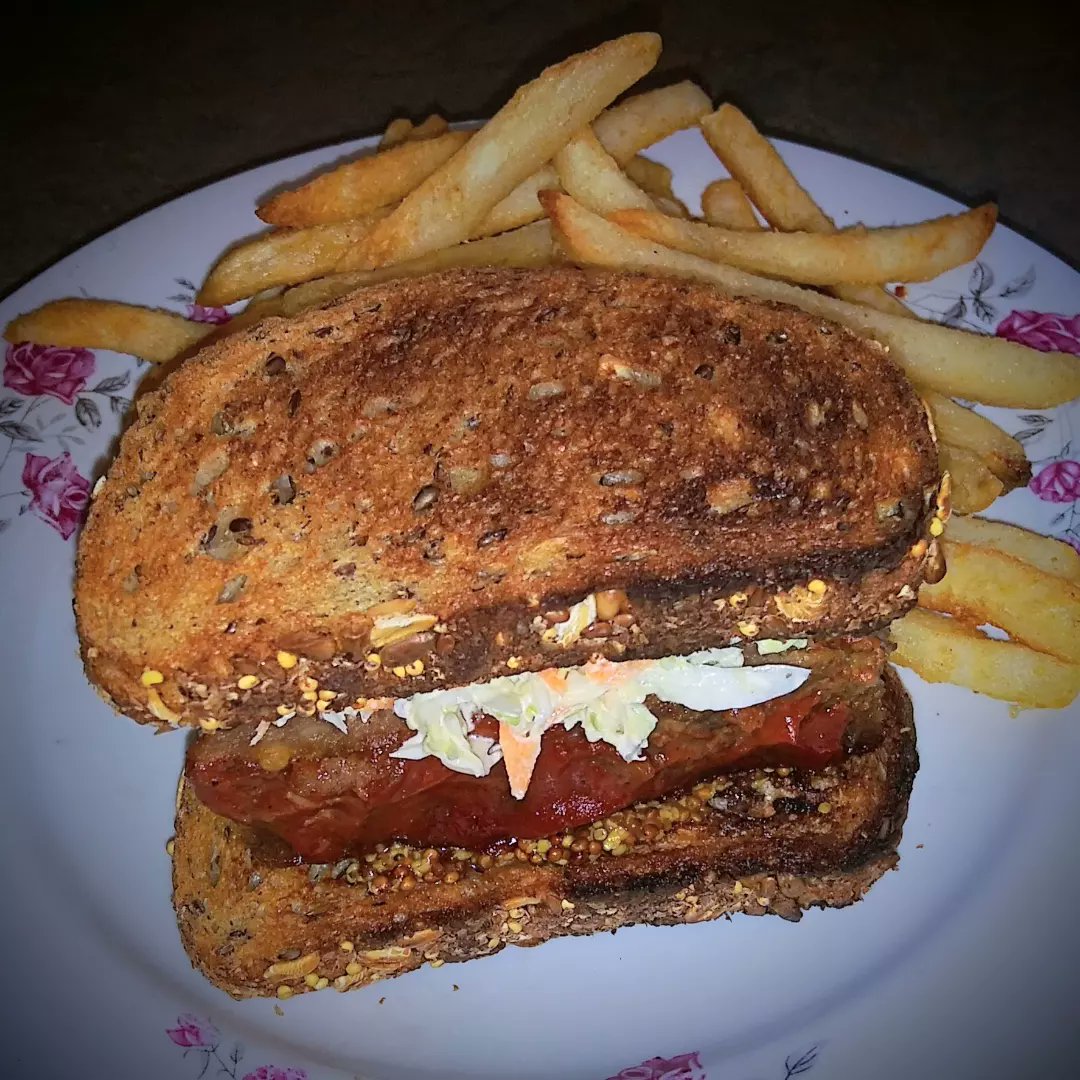 MccanirishHelen's tweet image. Tonight #meatloafsandwich then #icecreamsundae with #rumsauce