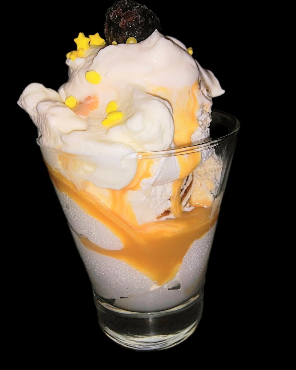 MccanirishHelen's tweet image. Tonight #meatloafsandwich then #icecreamsundae with #rumsauce