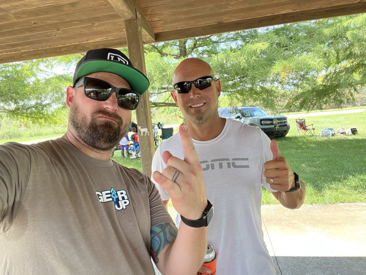 BGriff01's tweet photo. #CampKickstart notched a few more spots away from those guys with the magic start buttons on their bikes.
Also… Mouldy found himself a new sponsor for license plate covers.
#ODMC #EVS #MyShatteredPinky https://t.co/QL9ShU0y4a