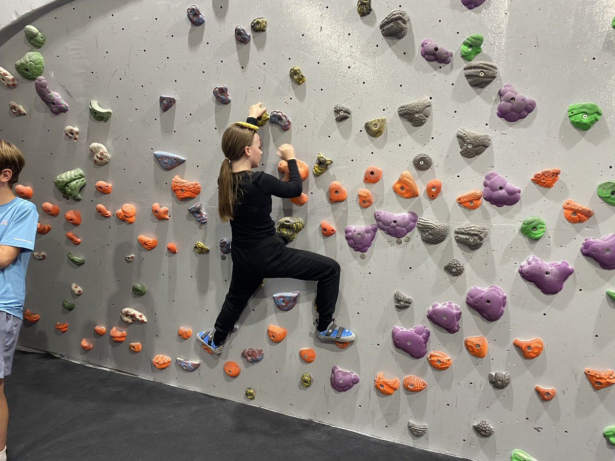 KYAdventurers's tweet photo. It’s amazing how confidence can grow so quickly in such a short space of time by being given the time and space to problem solve and work through difficulties at their own pace. Well done Knowsley Young Adventurers for the hard work you put in to today’s bouldering session. https://t.co/Vv20scTKvL
