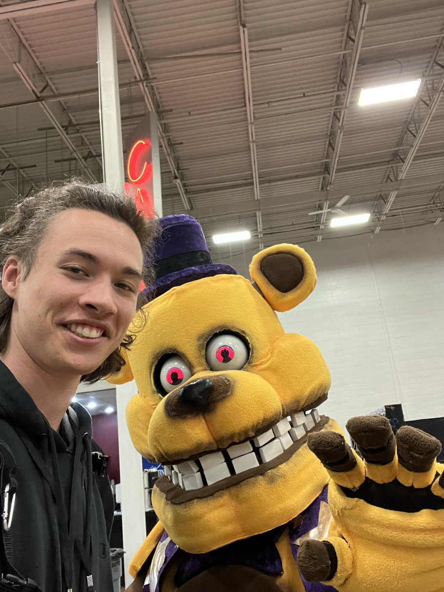 Peanut_SSBU's tweet photo. Little Mac is a bad char and im tired of faking he isnt, im just playing 4D chess everytime, at best mid tier and he has like 40 bad MUs and like 10 that should be impossible
Unrelated pic because it goes hard and i wanted to upload it https://t.co/EBeHkrz7ZO
