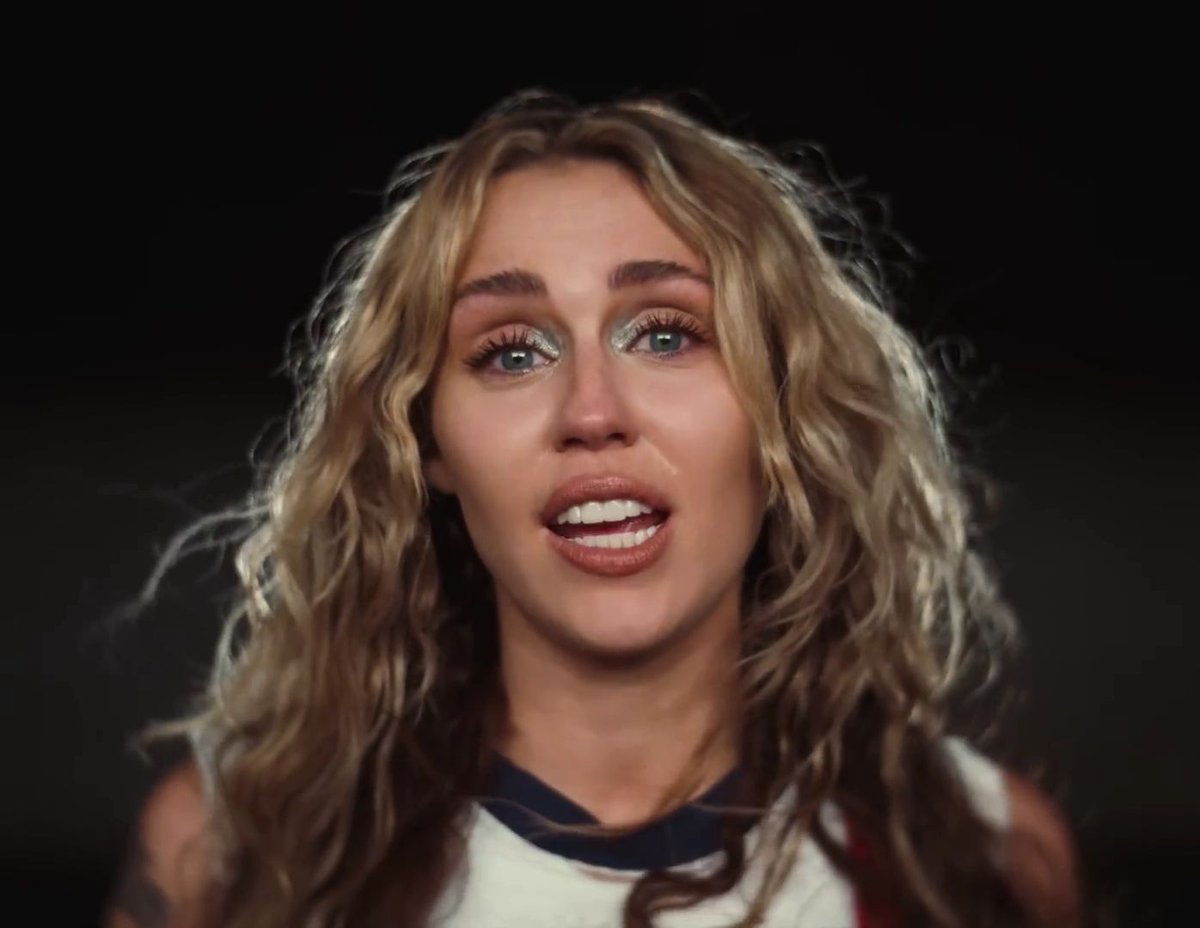 TheMileyDiaries's tweet photo. 📸 Screencaptures of @MileyCyrus #UsedToBeYoung have been added to the gallery!

https://t.co/KrcNWbQt9F https://t.co/X87r3dimnF