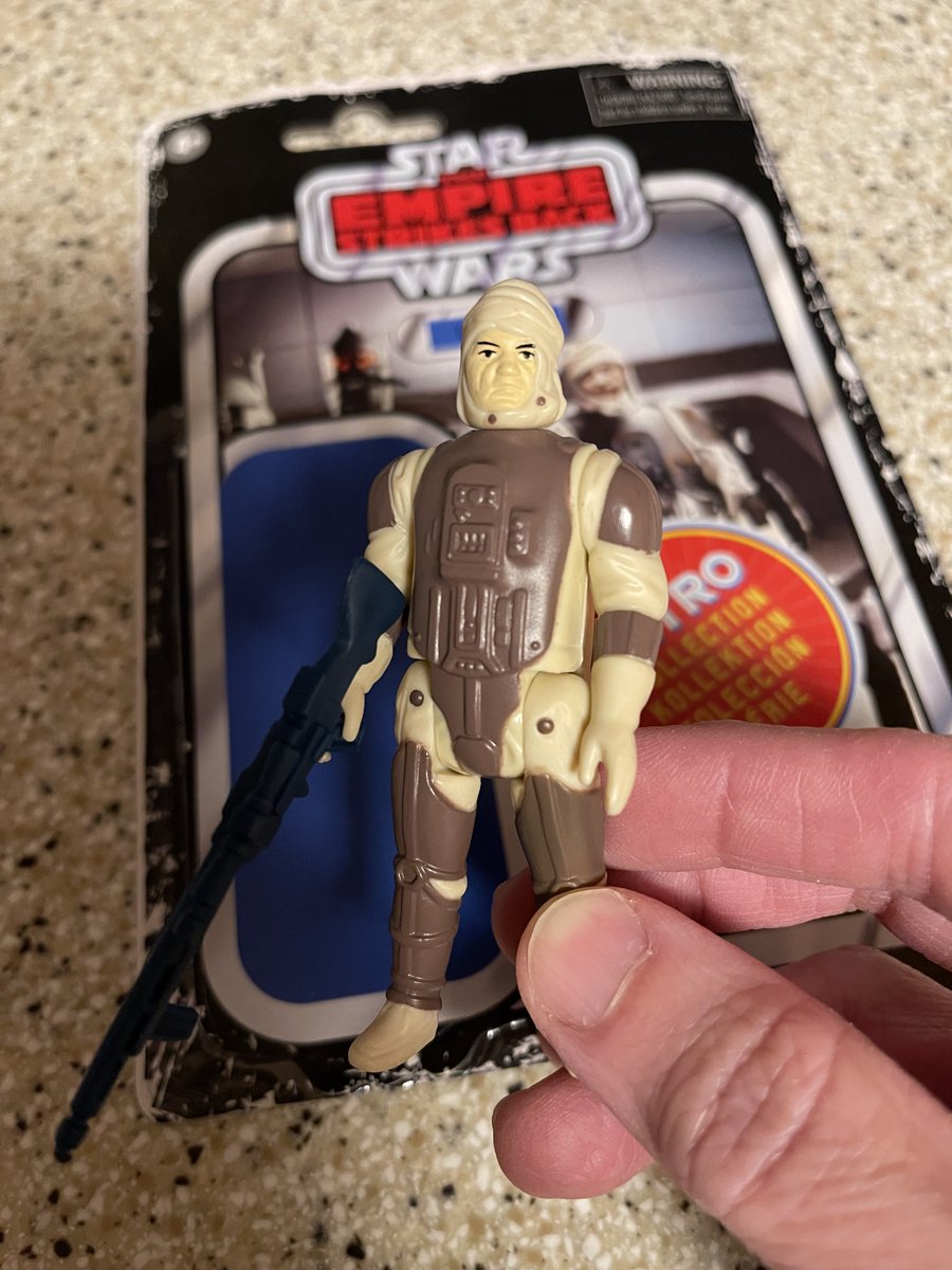 iOrder66's tweet image. “Hey, Bossk. Who's your girlfriend?"  "Shut up, Dengar.”
— Dengar and Bossk on Asajj Ventress

Not the most exciting figure ever produced, but you need him to complete your Bounty Hunters scene from The Empire Strikes Back. 

#StarWars #RetroCollection #Dengar