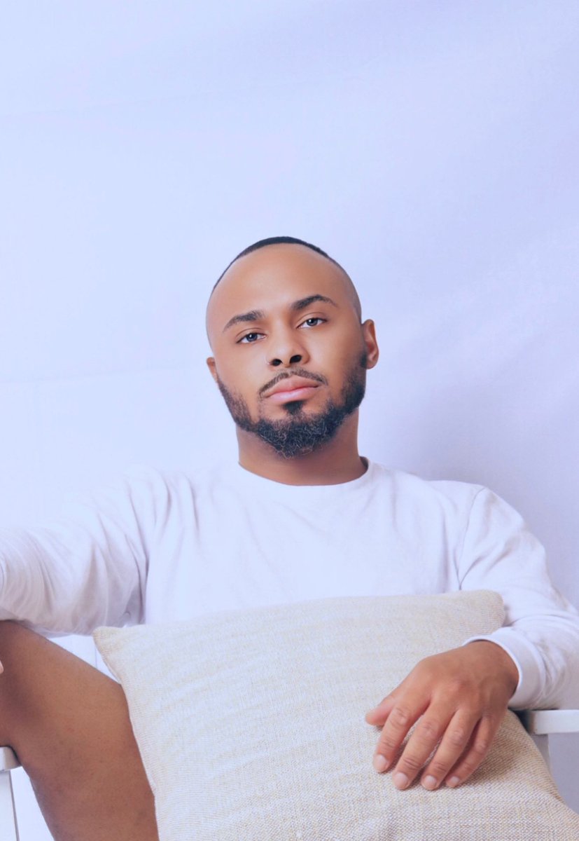 iam_justmartez_'s tweet photo. C O Z Y 🧘🏽
📸: FilmedbyCharlie
🖱️: https://t.co/I0Lg62yfUg
#selfpeace #selfcare #relaxation #selfportrait #selfportraitphotography #selfportraitstudio #photographer #creativedirector #contentcreator #selfportrait #lgbtq #model #photographer #cozy #comfrontable #comfront https://t.co/LniwsQQeAm