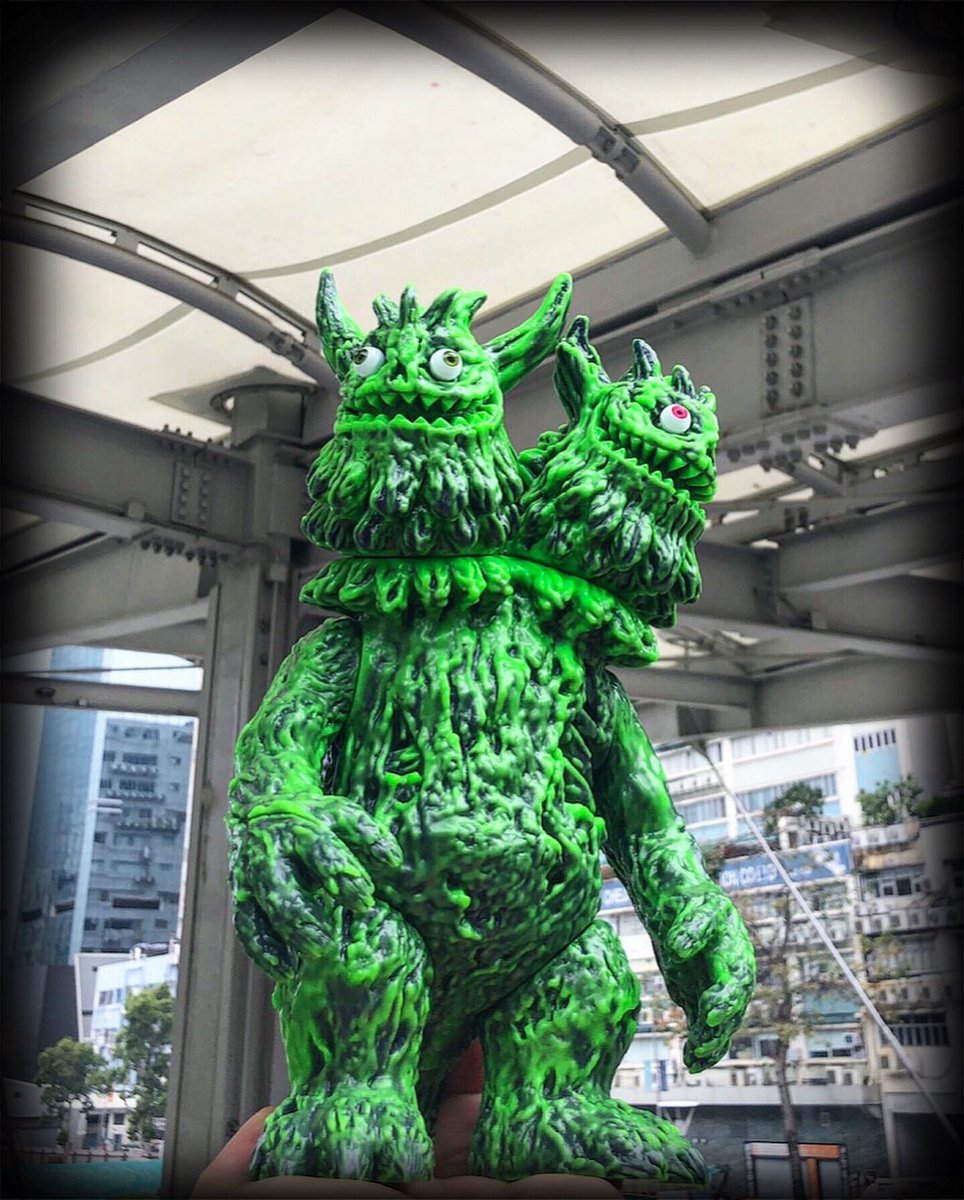 Songorr2's tweet photo. 💥⚡️🦖 Rangeas Double 🦖⚡️💥
#臣膠遊記 #songorrhiking #t9g #ソフビ
#rangeasdouble #sofubi #rangeass #kaiju #sofibi #xt9g #monster #softvinyl #dinosaur #sofuvi #sofubitoys #rangeas #dragon #designtoys #sofubitoys #songorrstyle @thelittlehutco @xt9gx https://t.co/2KtlsYQR7i