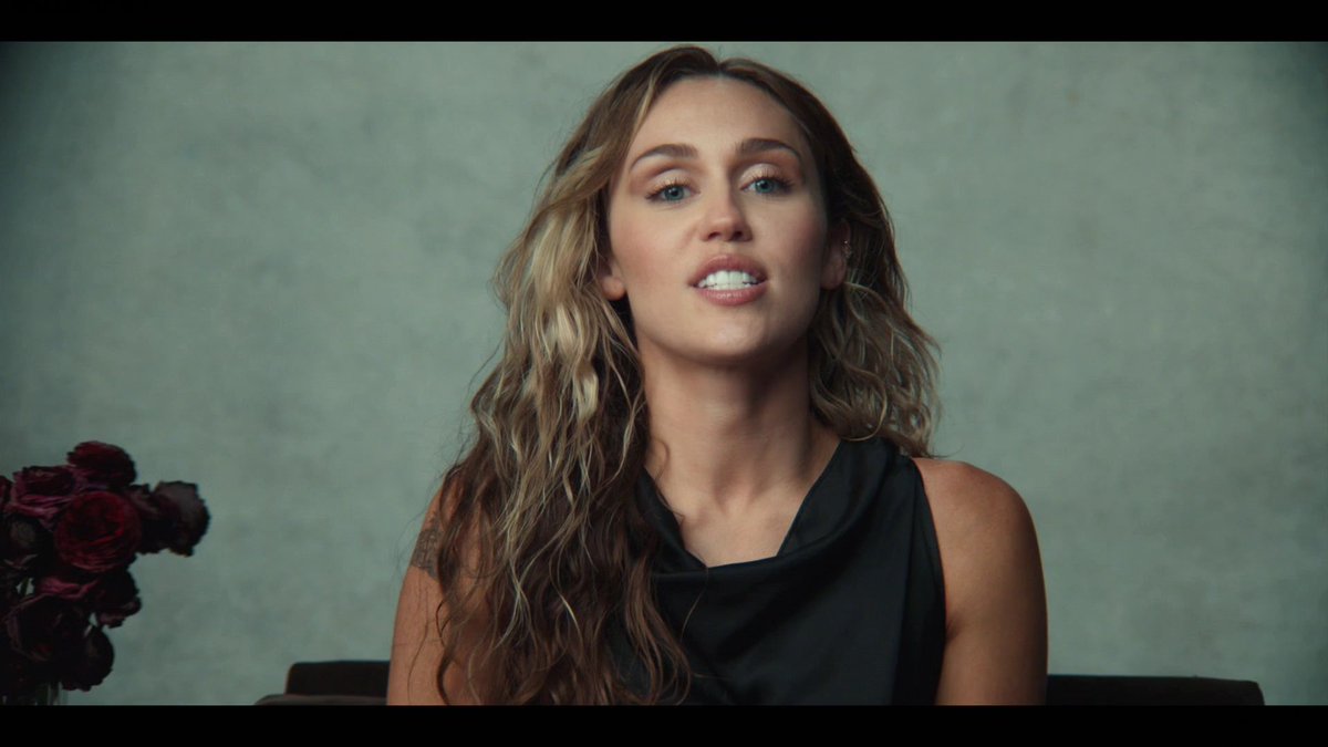TheMileyDiaries's tweet photo. 📸 Screencaptures of @MileyCyrus ABC Special #EndlessSummerVacation #TheBackyardSessionsContinued have been added to the gallery! 

https://t.co/G32S0AFOAf https://t.co/WYUHGxvyxE