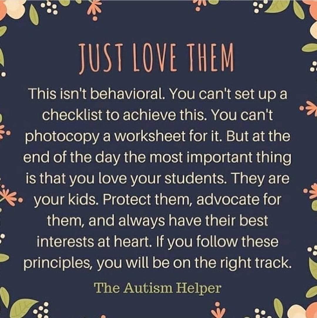 MrsBeckTech's tweet image. Ready for Year 24. 🚌🍎 Just love them! 💙💛