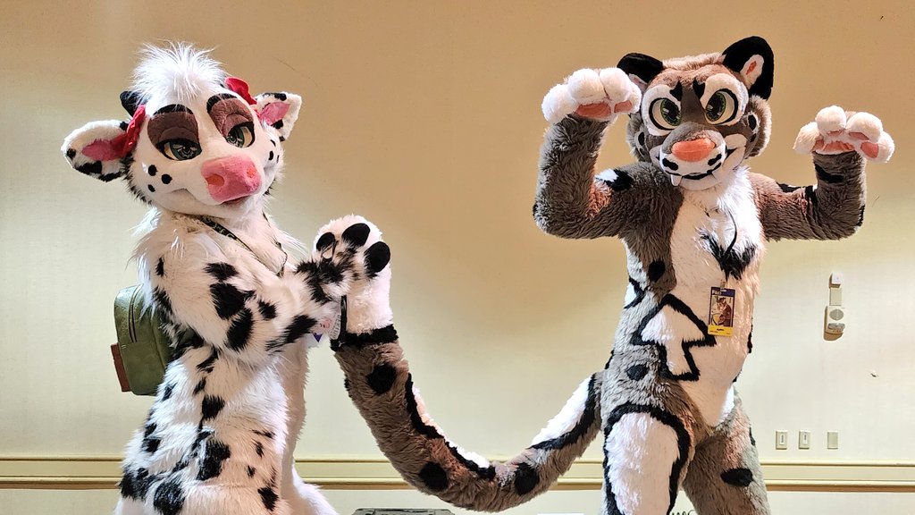 KimmiCocoa's tweet photo. Thanks #Furrydelphia2023 for such a great weekend! https://t.co/67eG7Y4i1J