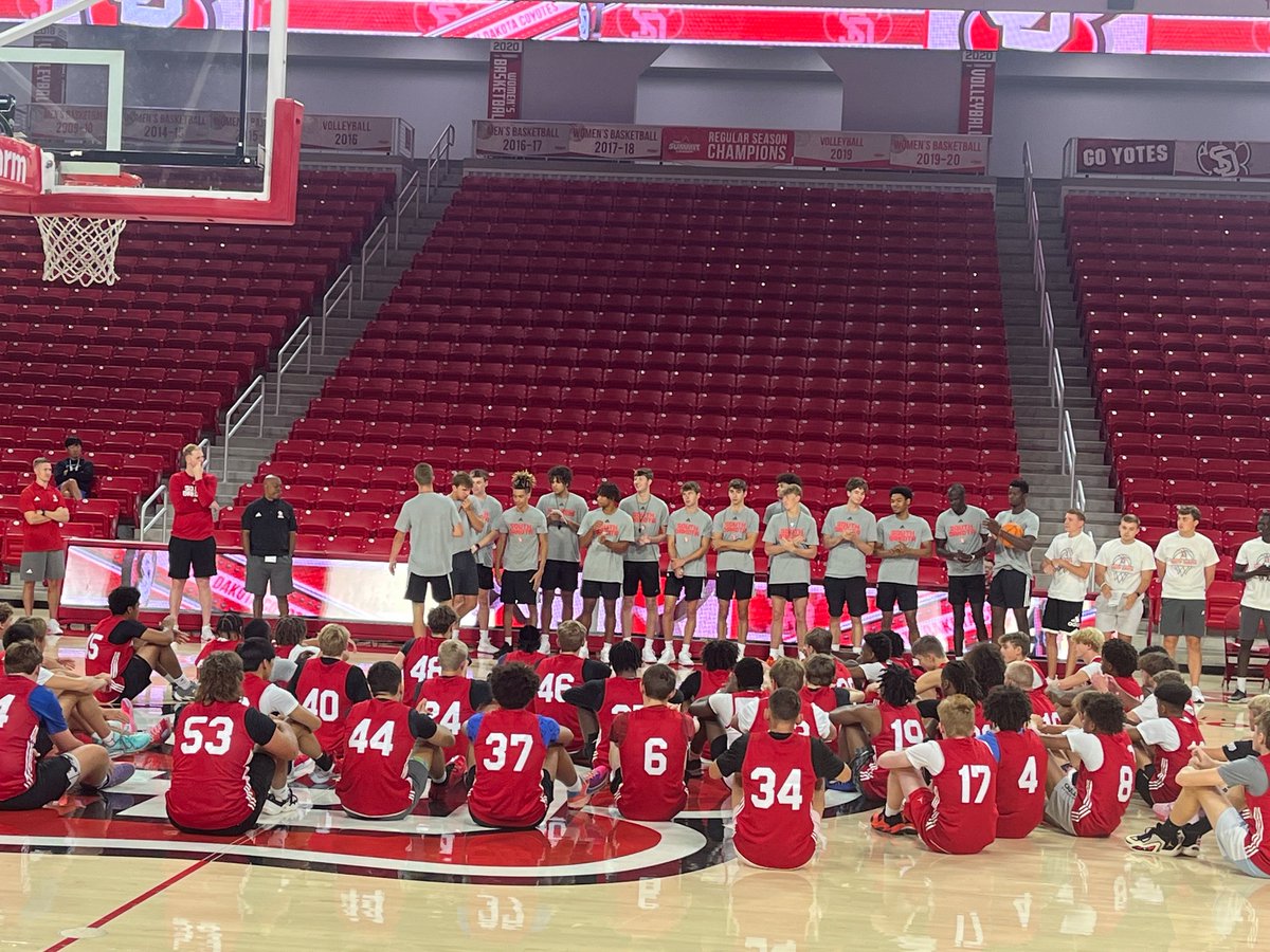 Derrick Jackson Jr (@saucegod2026) on Twitter photo Had a great time at University of South Dakota Camp yesterday
<a href="/SDCoyotesMBB/">South Dakota Men's Basketball</a>
<a href="/KCRunGMC/">KC RUN GMC</a>
<a href="/RL_HoopsKS/">RecruitLook Hoops Kansas</a> Had a great time at University of South Dakota Camp yesterday
<a href="/SDCoyotesMBB/">South Dakota Men's Basketball</a>
<a href="/KCRunGMC/">KC RUN GMC</a>
<a href="/RL_HoopsKS/">RecruitLook Hoops Kansas</a>