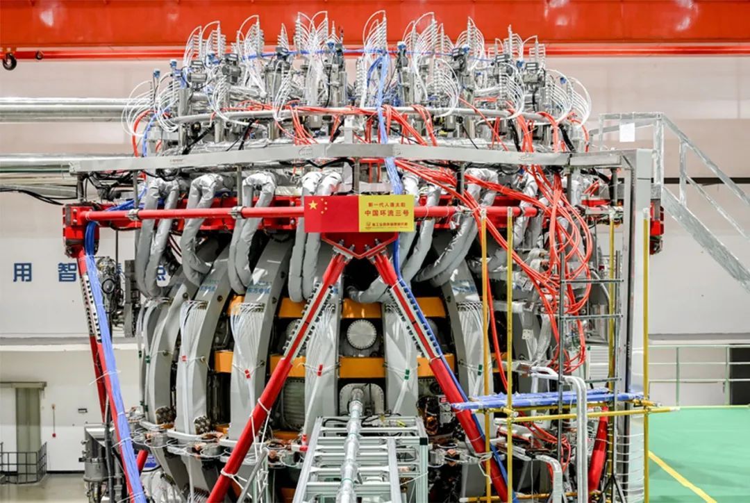 ChinaScience's tweet image. China&apos;s new-gen #artificialsun, HL-3, a self-developed large scientific facility for controllable #nuclearfusion for the 1st time achieved operation under 1-mln-ampere plasma current, proving the world&apos;s top-notch operation level for magnetic confinement nuclear fusion devices.