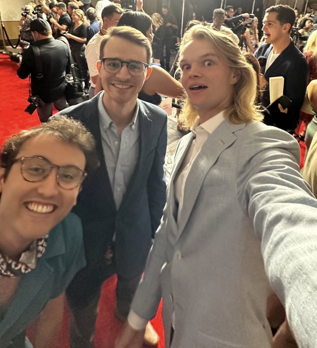 jetlagfits's tweet photo. very provisionally until we get an actual fit check that isn’t in a terrible angle, i think ben is wearing the big bud press marine blue jumpsuit

most importantly, adam is wearing a one of a kind @twitchy_sparrow ben doyle keychain! https://t.co/i0uoyFyRVd