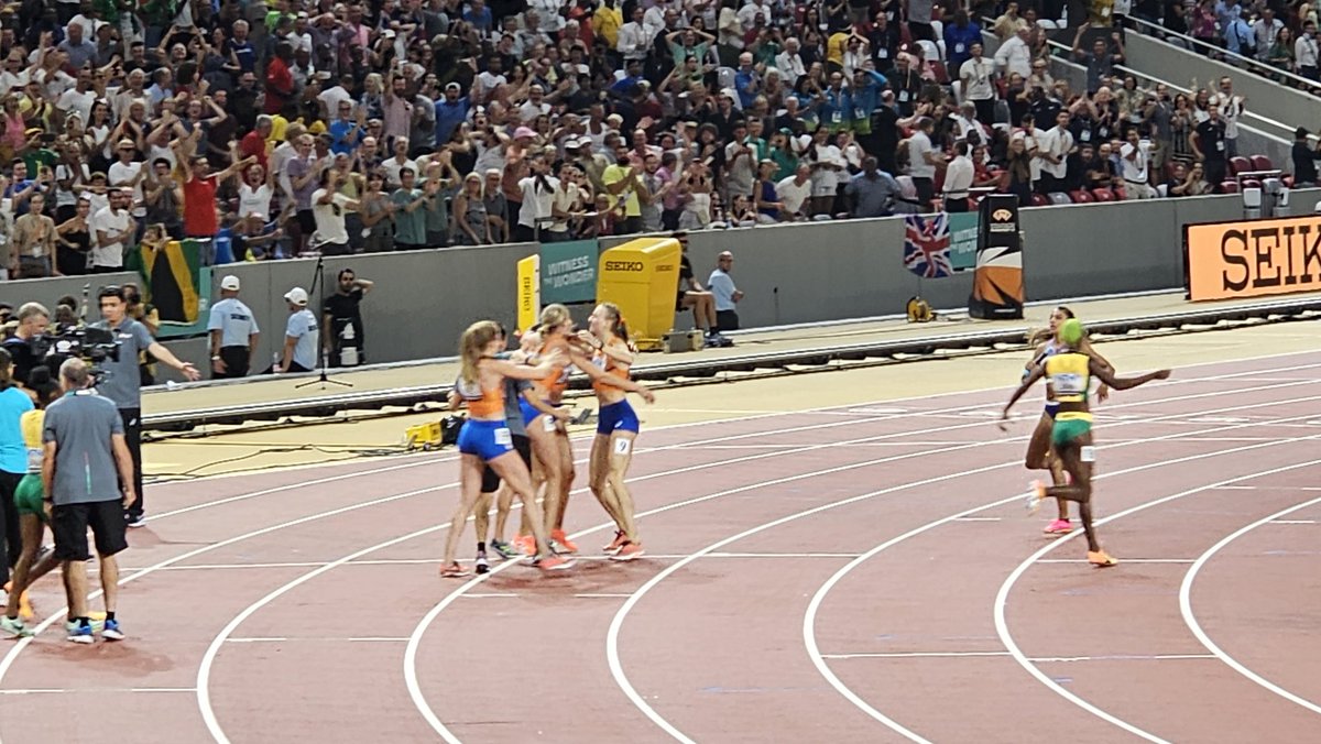GOUD GOUD GOUD GOUD 
🥇🥇🥇🥇
FEMKE BOL CATHELIJN PEETERS LIEKE KLAVER EVELINE SAALBERG