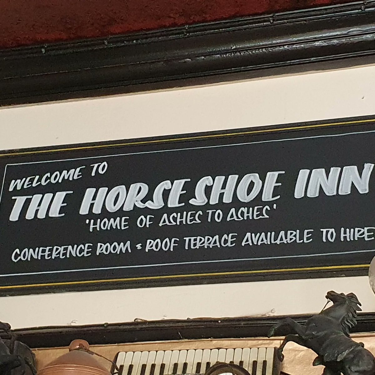 RyKas's tweet image. A little #AshesToAshes tour to see #TheRailwayArms aka The Horseshoe Inn at 26 Melior St, London.

#AlexDrake #GeneHunt #RayCarling #ChrisSkelton #SharonGranger #HorseshoeInn #LondonBridge