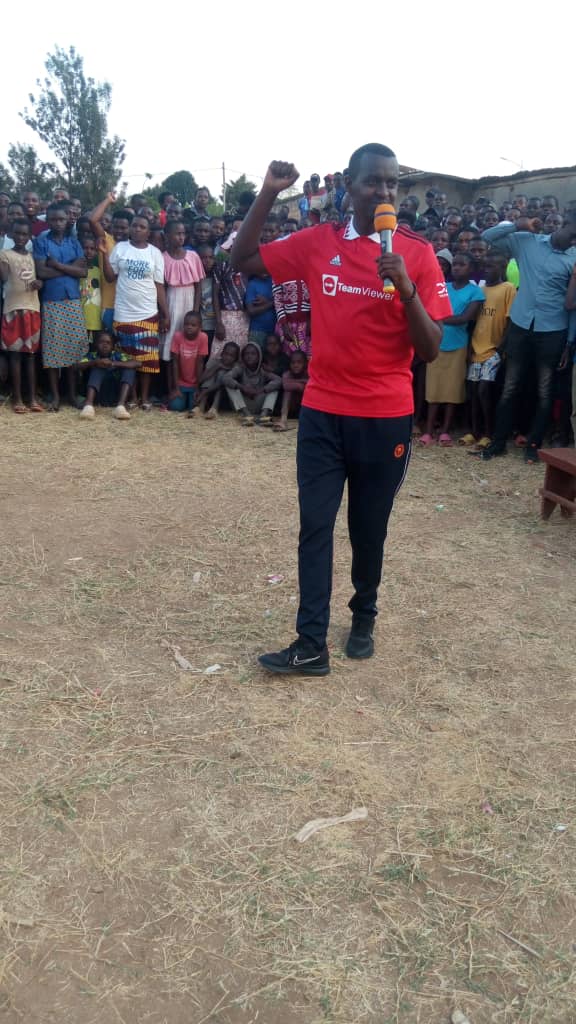 NyamaswaFrancis's tweet photo. Intore mu biruhuko, rubyiruko dukomeze kujya inama na Barumuna bacu bari mu biruhuko tubatoza indangagaciro na kirazira by'abanyarwanda  mwakoze cyane abo twarihamwe Gisagara/Mamba. https://t.co/JDFyqgUZXW