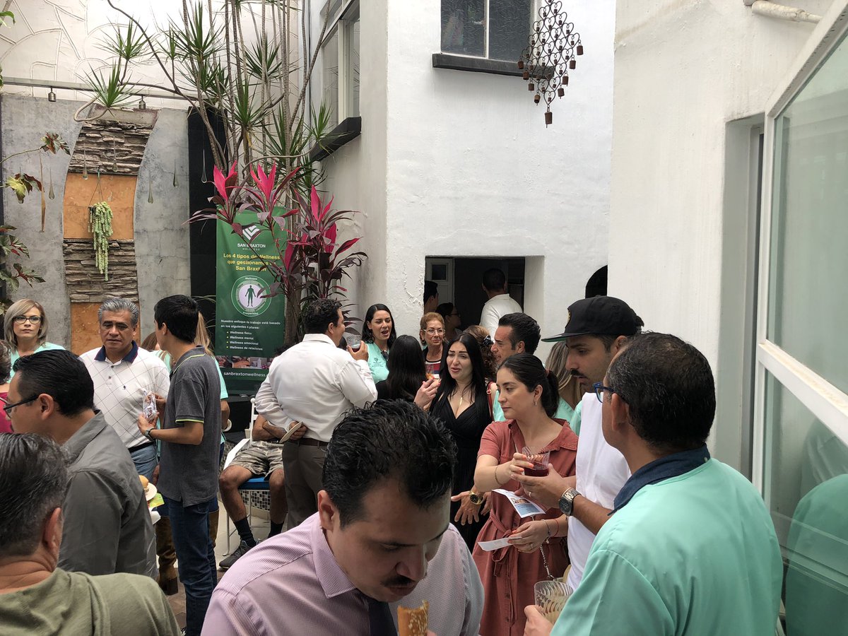 Fataxxxion's tweet photo. Si andan cerca de la glorieta de los niños héroes en Guadalajara, lleguen a San Braxton Wellness les conviene !! @viveguadalajara @VivirGDL https://t.co/JXZVwNJXDX