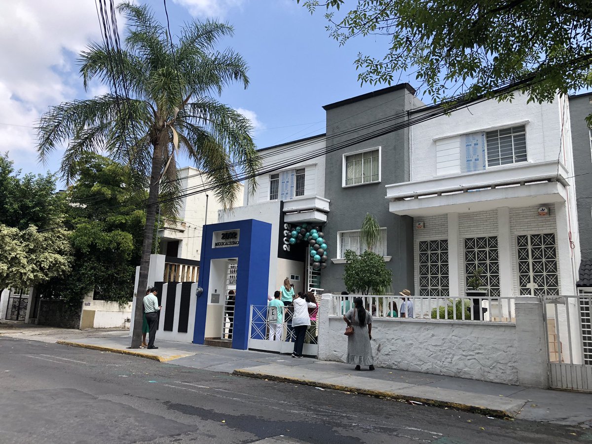 Fataxxxion's tweet photo. Si andan cerca de la glorieta de los niños héroes en Guadalajara, lleguen a San Braxton Wellness les conviene !! @viveguadalajara @VivirGDL https://t.co/JXZVwNJXDX