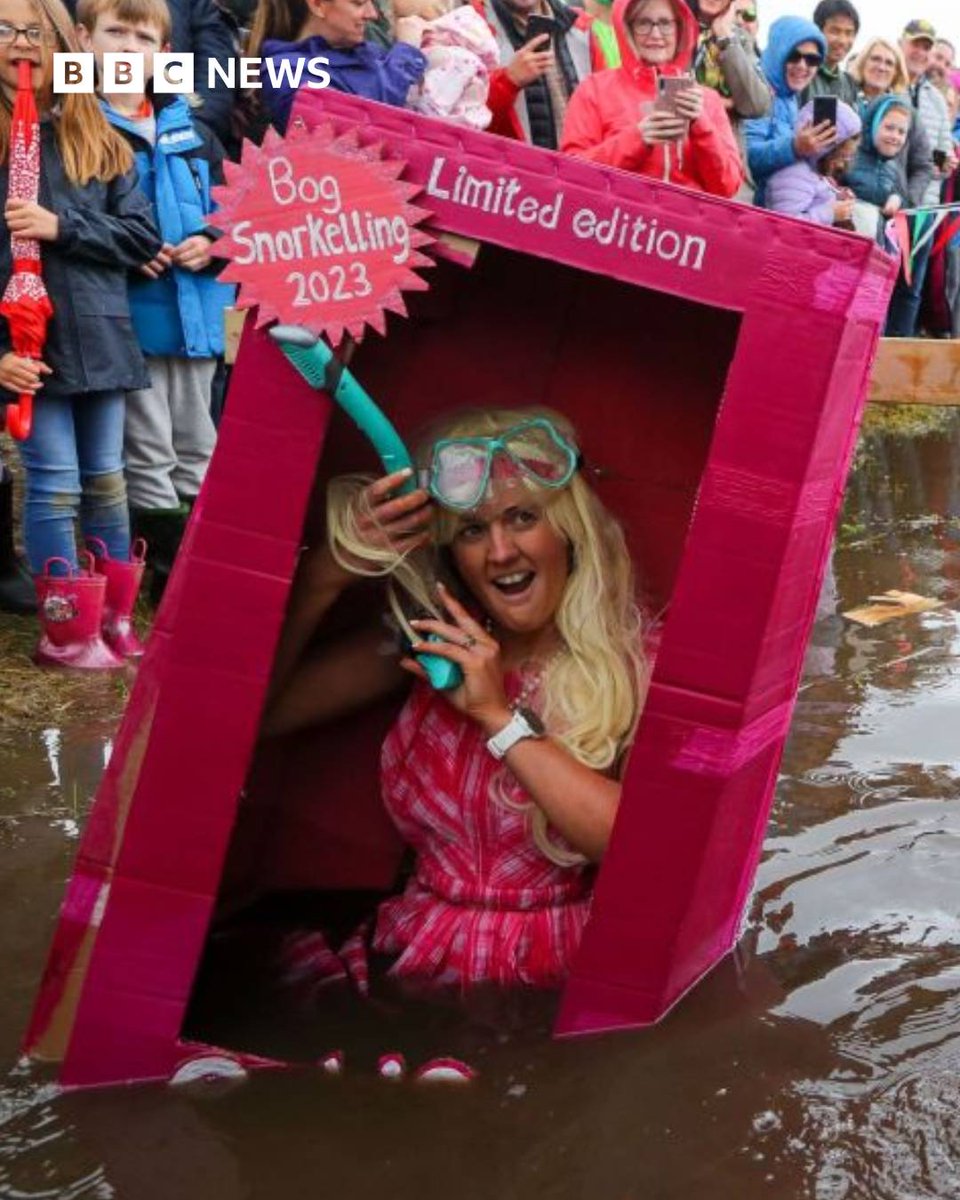This Barbie is a bog snorkeler 🤿

Dressing up as Barbie and Ken, Louis and Shawn Palmer took to the Waen Rhydd peat bog in Llanwrtyd Wells today

bbc.in/3YOTjUF

📷 Getty