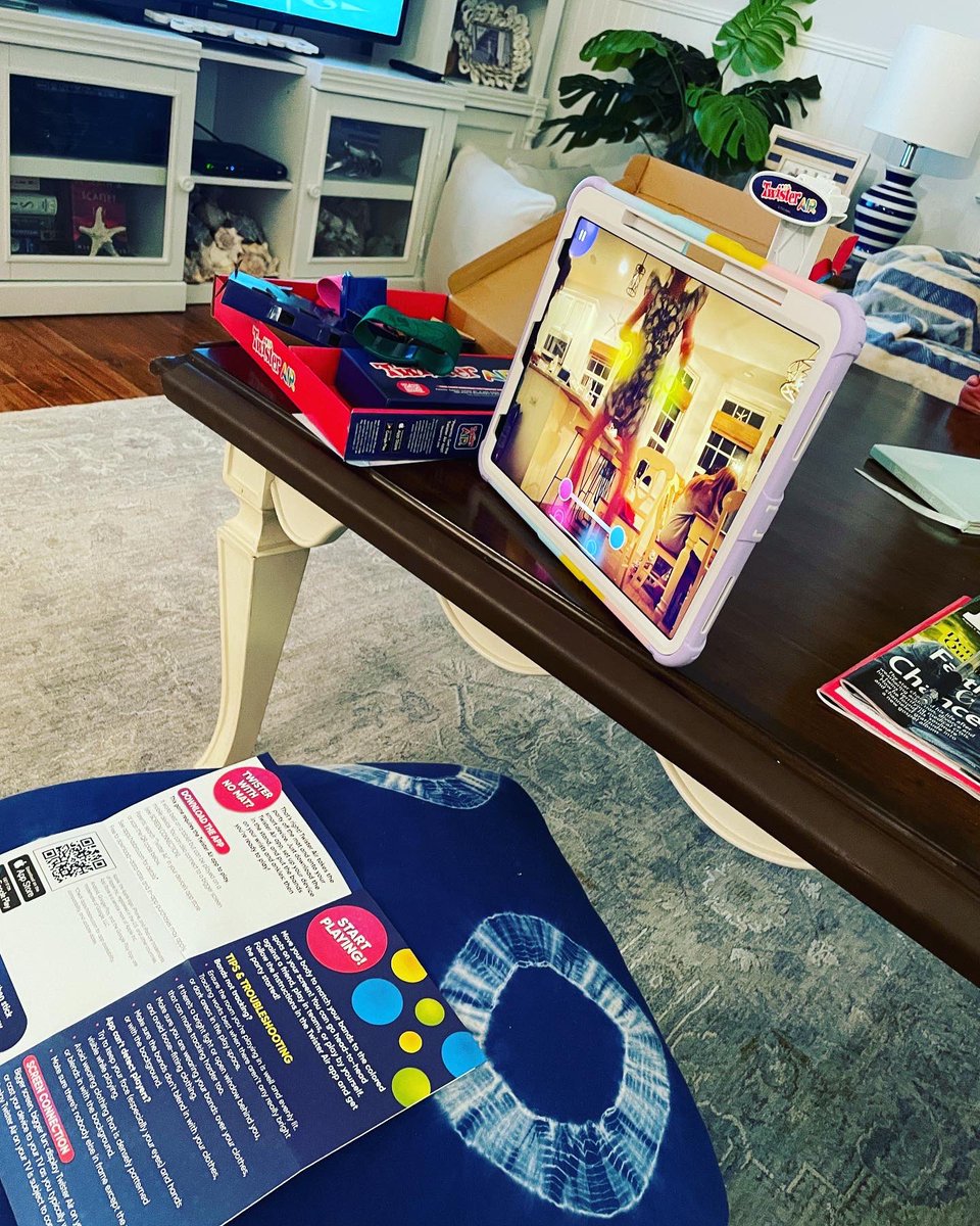 CapitalRegFinds's tweet photo. Tried the newest version of Twister by @Hasbro with family and friends. Twister Air, a freebie from @Tryazon #twisterair #tryazon #ad https://t.co/d0deMeK4FB