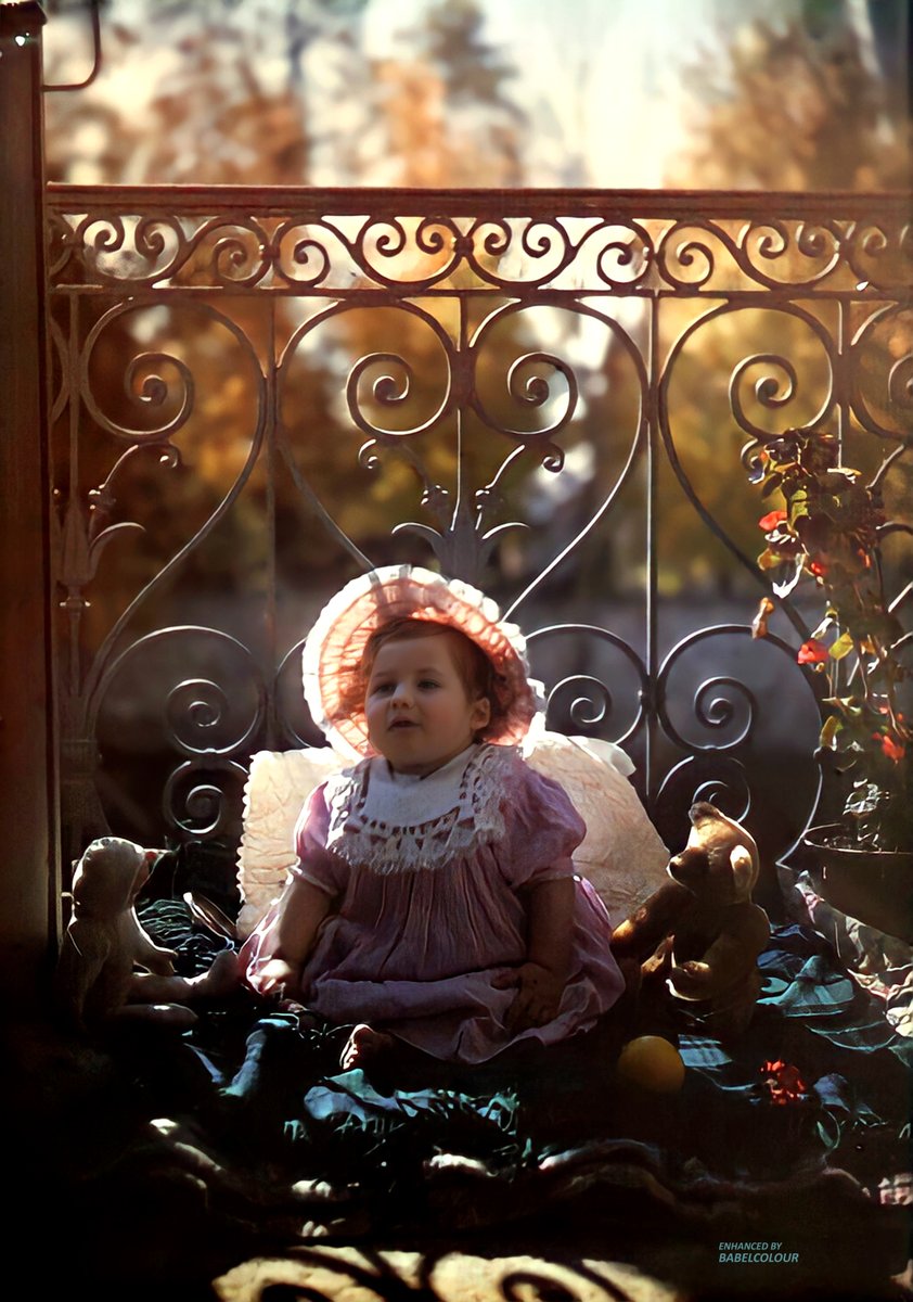 BabelColour tweet media