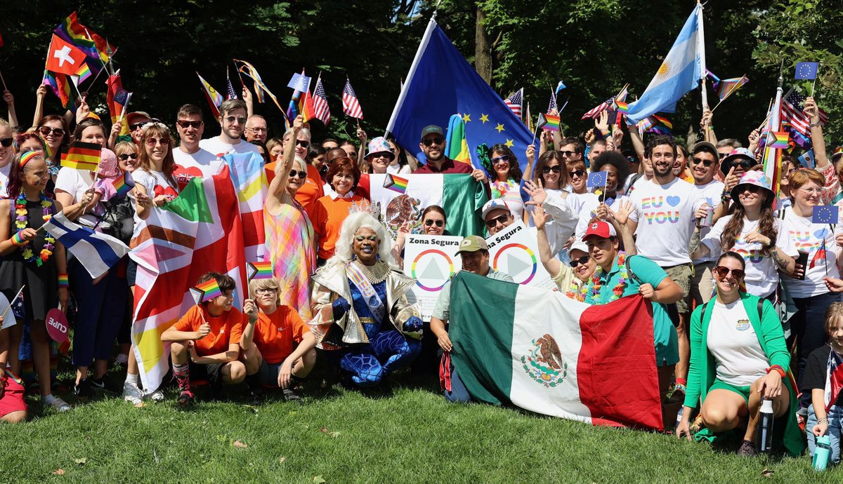 🏳️‍🌈 Durante la marcha del orgullo en #Ottawa, aprovechamos para recordar que Consulado es #ZonaSegura.