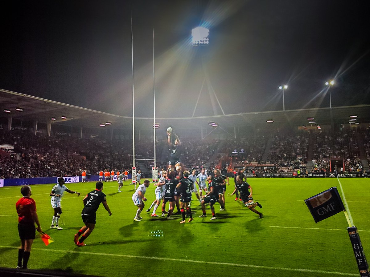 Autre terrain, autres couleurs : Les vâleûrs 🏉🔴⚫

#STMHR #Ovalie #moscato #LeStade #ErnestWallon #gaillac