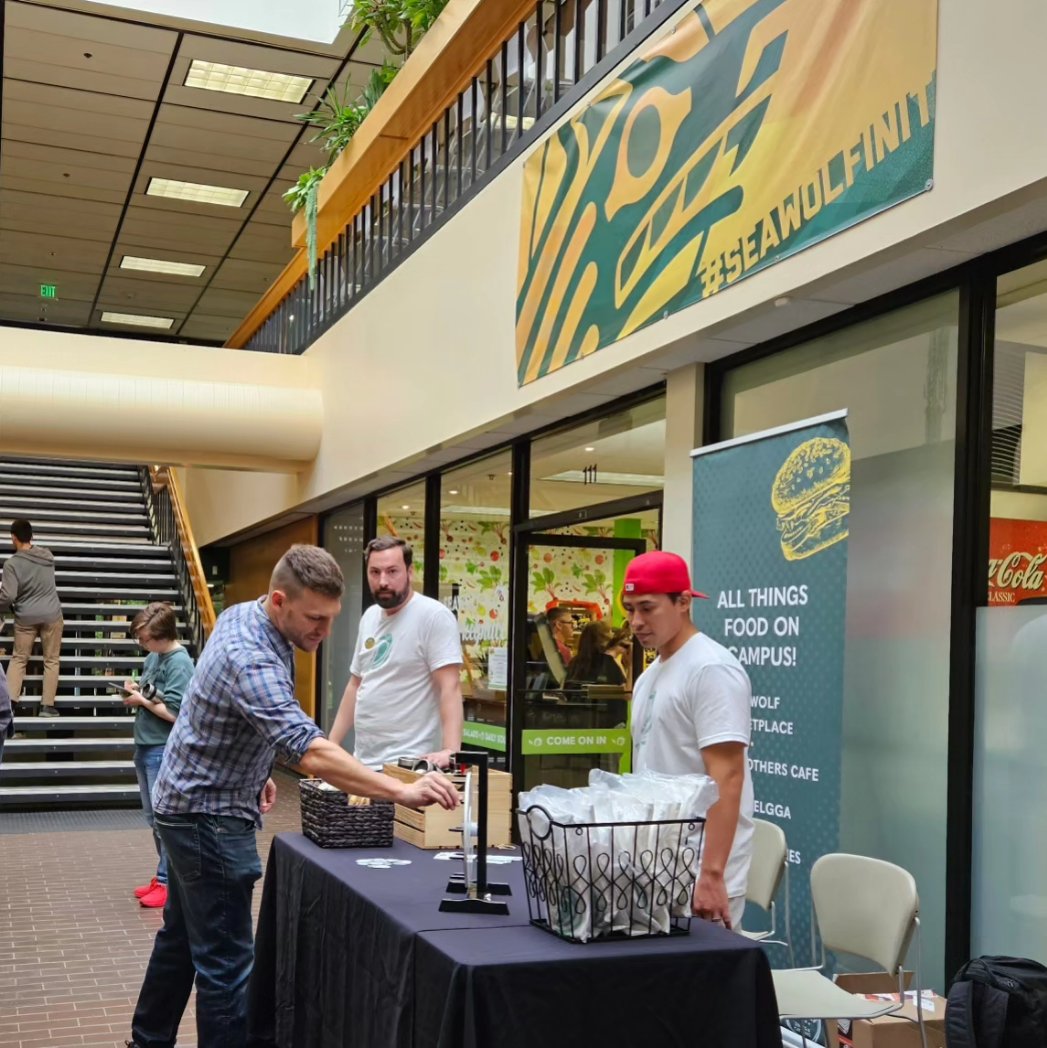 Sen_Dunbar's tweet photo. Stopped by the UAA Campus Kickoff yesterday! The main outside portion had to be canceled due to the wind and the rain, but there was still lots going on. Good luck in the new school year to the returning students and faculty! #UAA #UniversityOfAlaska #Akleg #DistrictJ https://t.co/KhcOF5YER3