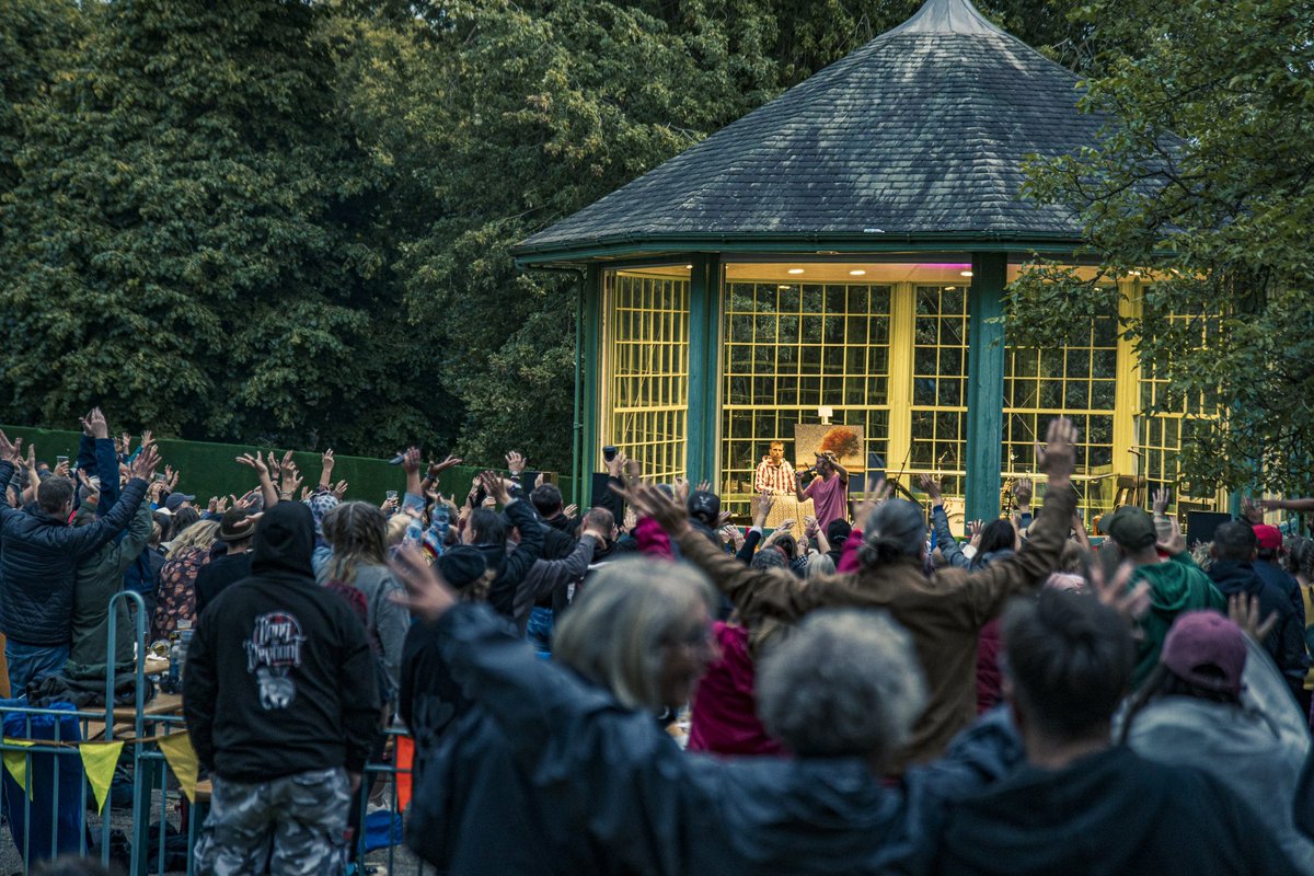 What an amazing headline set from <a href="/beanstoast/">Beans on Toast</a> for Foolhardy Folk Festival 2023 ❤️ It really has been a fantastic day of live music, trees and revelry. We hope that you’ve all had the best day in Nottingham Arboretum 🌳

📸 Sam Ealam