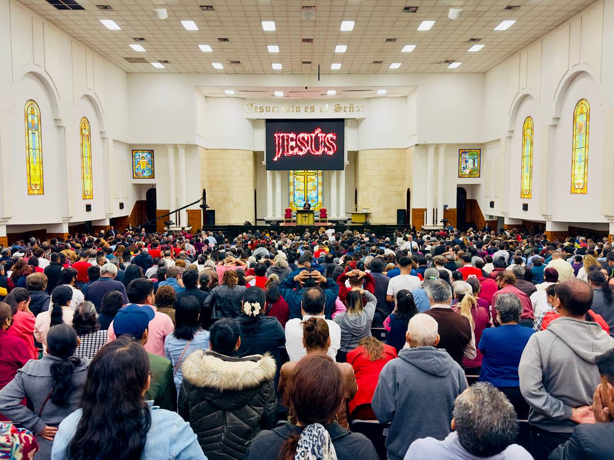 UnivMx's tweet photo. ¿Cuál fue tu experiencia en el Santo Culto de hoy? Escribe acá en los comentarios… 🔥 #UniversalMexico #UniversalMx #IglesiaUniversal https://t.co/3QoCxk6VCB
