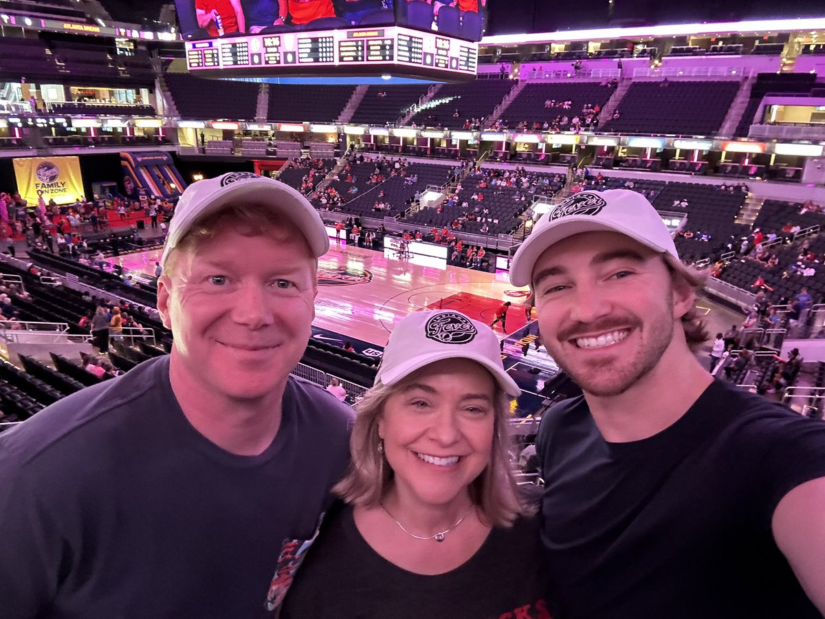 noah_nashty's tweet photo. #fevergamenight https://t.co/VRqVSkE6sV