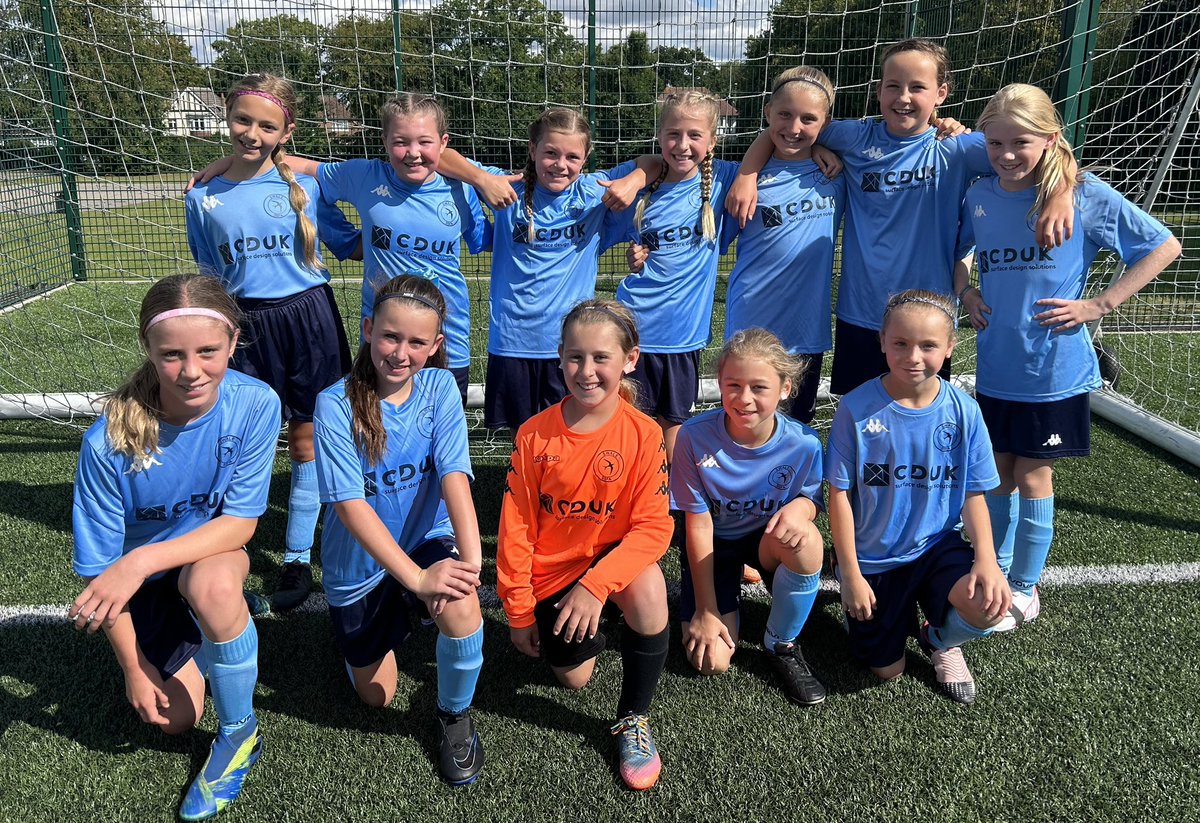 neilmay006's tweet photo. First ever game for our @SwaleSsfa U11 Girls Team this weekend. An exciting season it will be with this talented bunch of Girls 🔵⚽️🔵 @psdf7 @kentschools_fa Big thanks to @MedwayDistrict for hosting 👏🏻 https://t.co/BgzXvJQ0oM
