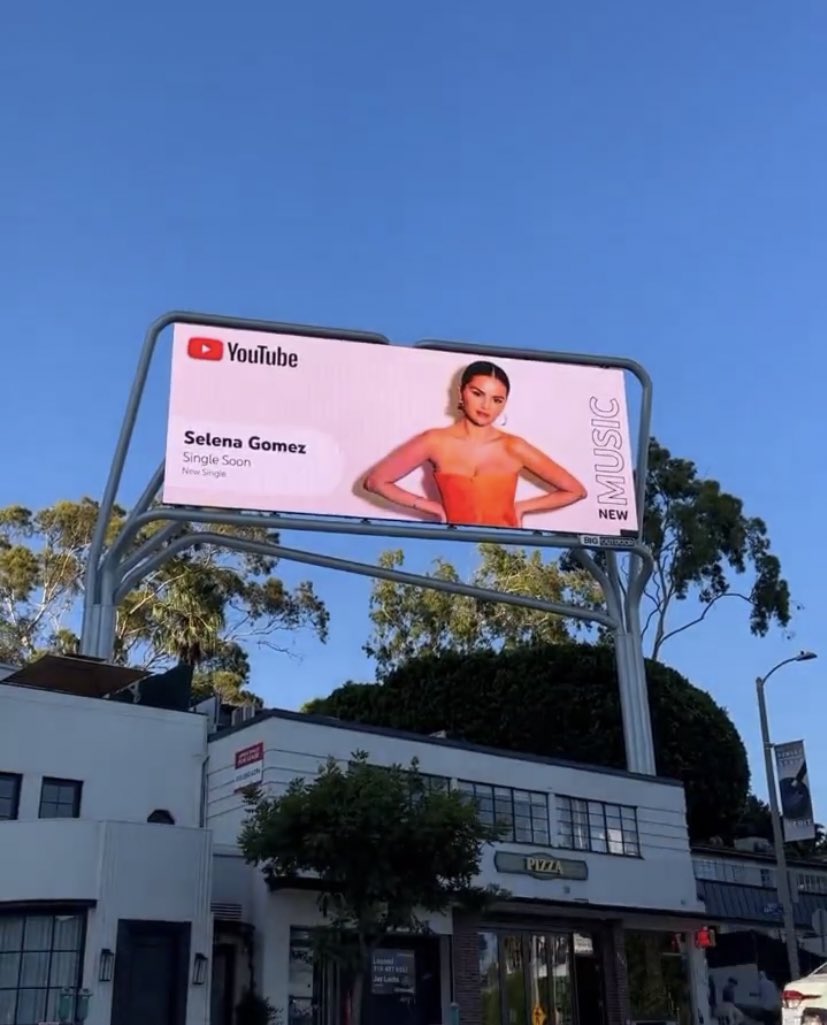 "Single Soon" promo in New York