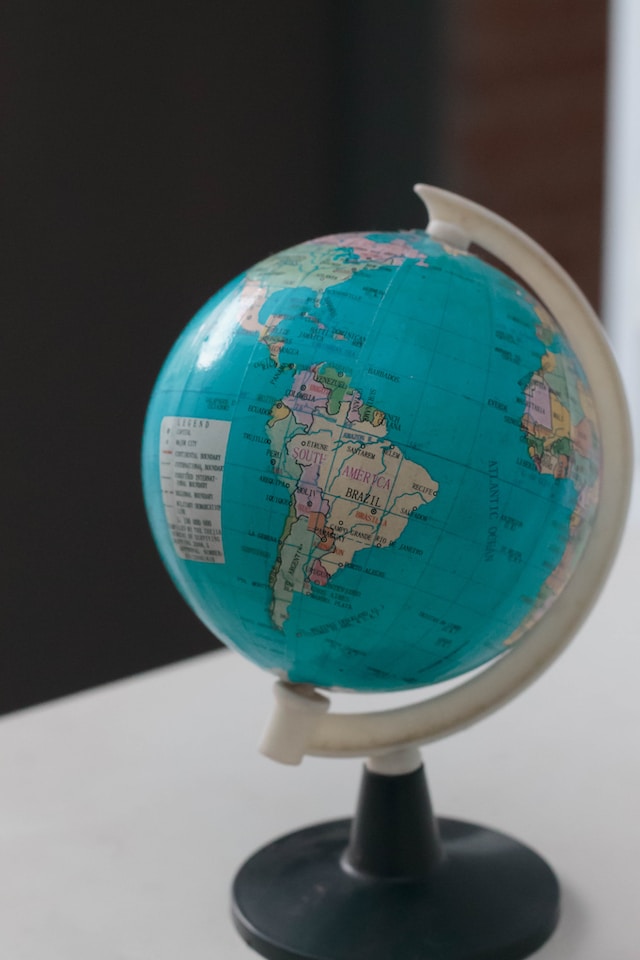 RecoveryComedy's tweet photo. Did you hear about the #codependent who flunked geography? He couldn't distinguish any boundaries. https://t.co/YoHIJfHfsl #RecoveryComedy https://t.co/w4r5j5HFQV
