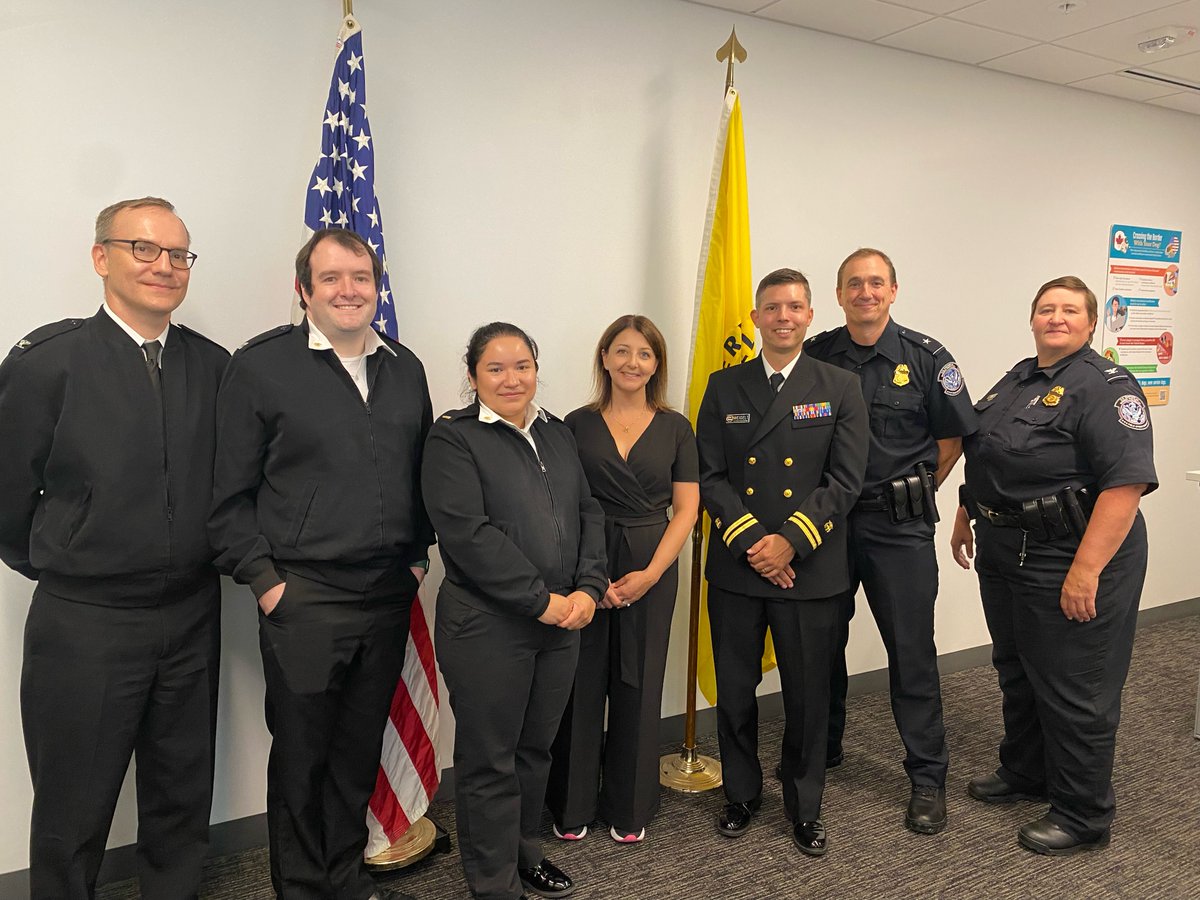 CDCDirector's tweet image. Productive meetings Friday in Seattle with @WaHealthSec, @WADeptHealth and local health leaders. We talked data, partnerships, building trust + clear communications. Keep up the great work.