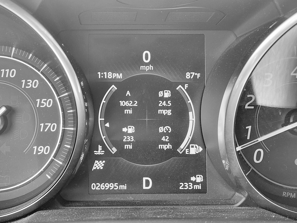 cptspatchcock's tweet image. No context dash photo. Sundays are car wash day.

#Jaguar #ftype