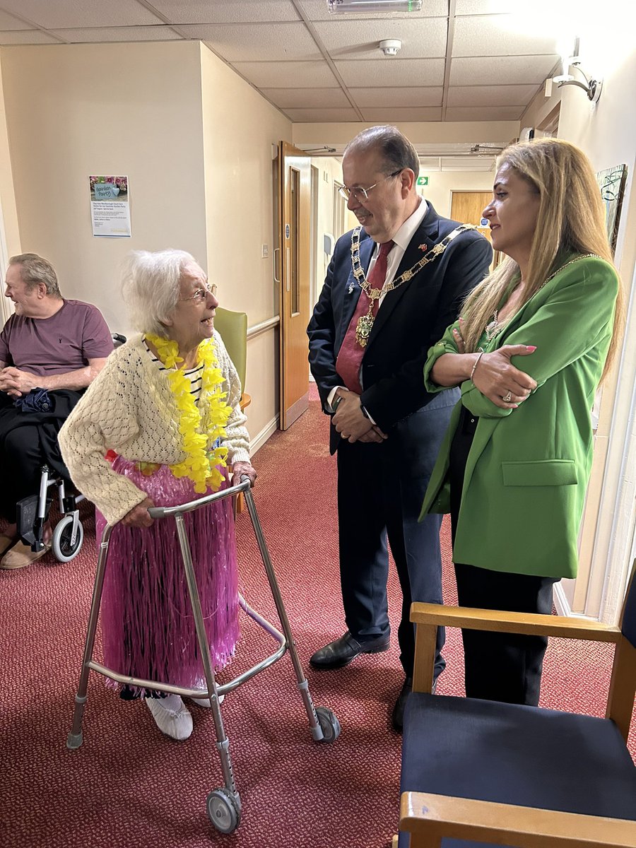 MayorOfBexley's tweet photo. The Four Seasons Care home Hawaiian party was excellent. Well done all that made this happen. https://t.co/1RMFwclFVN