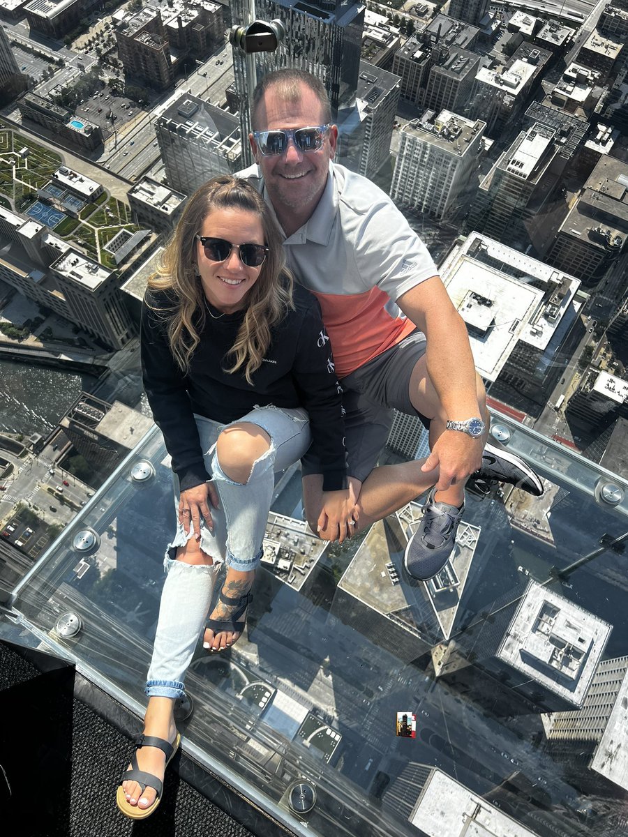 mval32's tweet photo. #Skydeck #Uptown https://t.co/dnXMaM1FsI