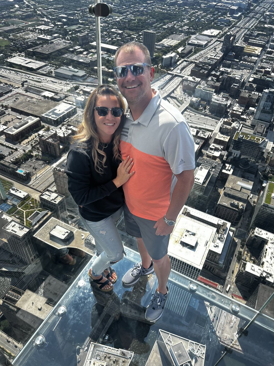mval32's tweet photo. #Skydeck #Uptown https://t.co/dnXMaM1FsI