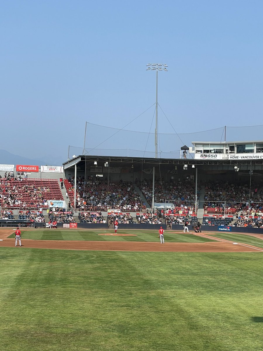 BillBoni's tweet photo. Vancouver Canadians! Let’s play ball! https://t.co/VYqCX9GfuM
